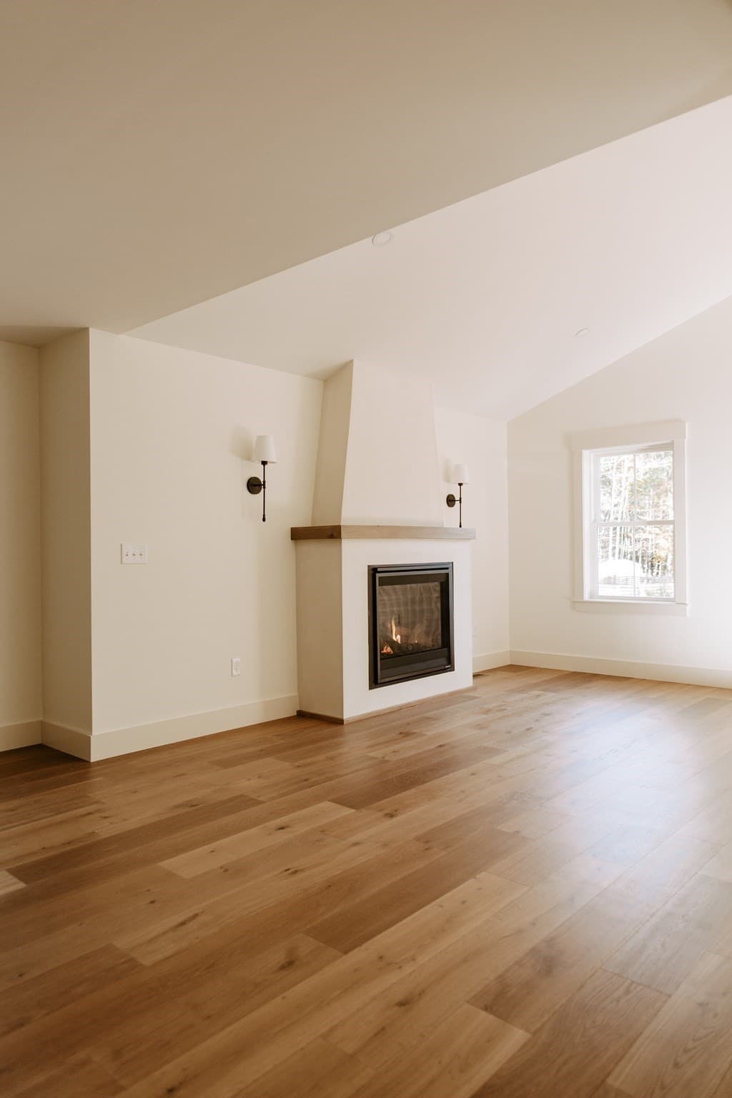 Single Family Residence at 809 Chase Rd, Lunenburg MA 01462, photo 10 of 40