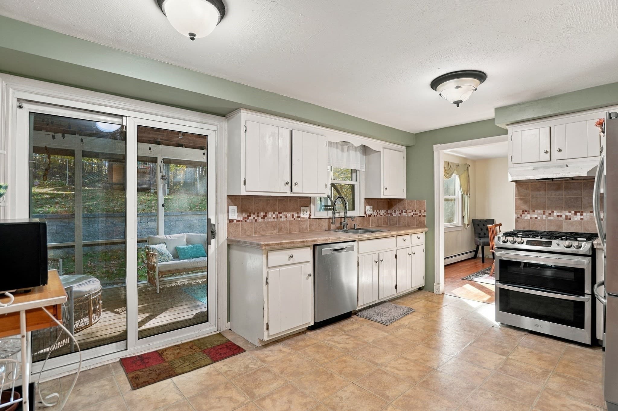 Single Family Residence at 5 Ragged Hill Rd, Milford MA 01757, photo 11 of 34