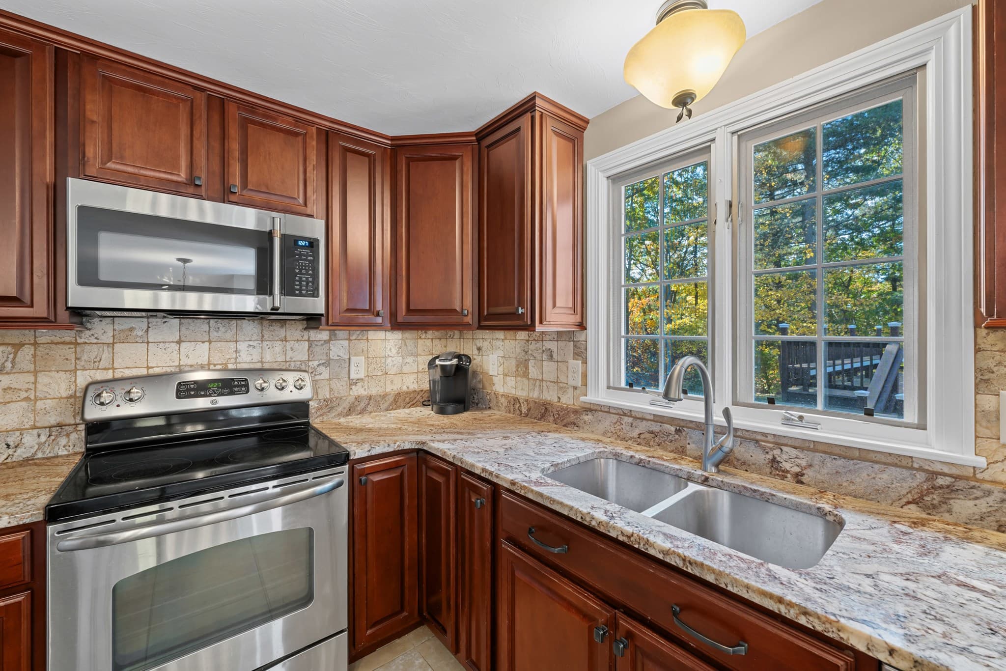 Single Family Residence at 7 Old Salem Cir, Shrewsbury MA 01545, photo 18 of 42