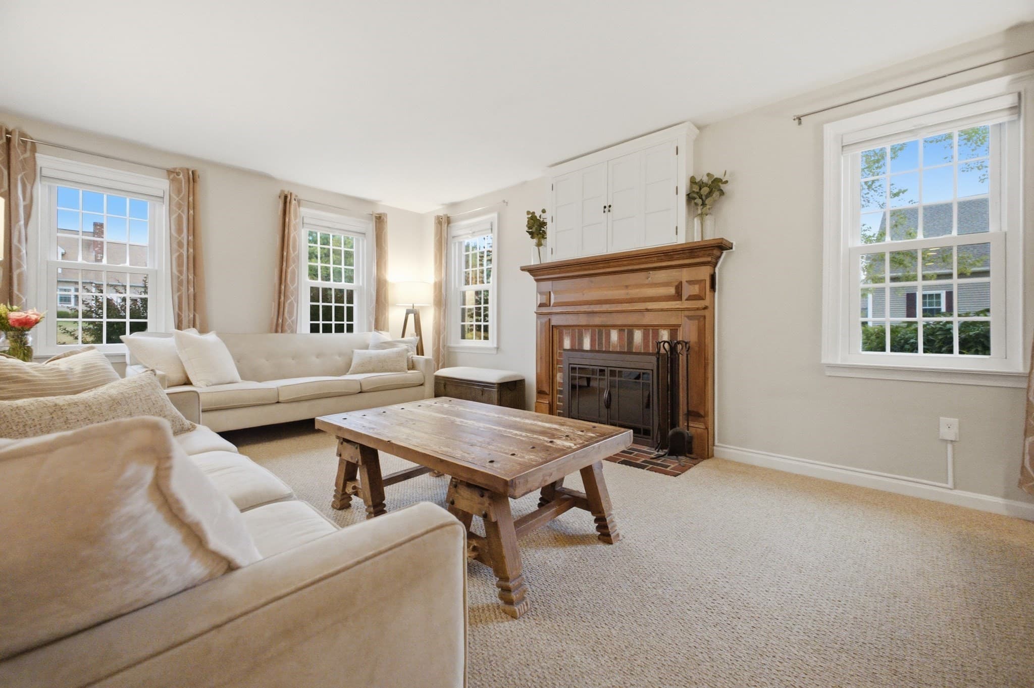 Single Family Residence at 13 Watson Ln, Rutland MA 01543, photo 4 of 36