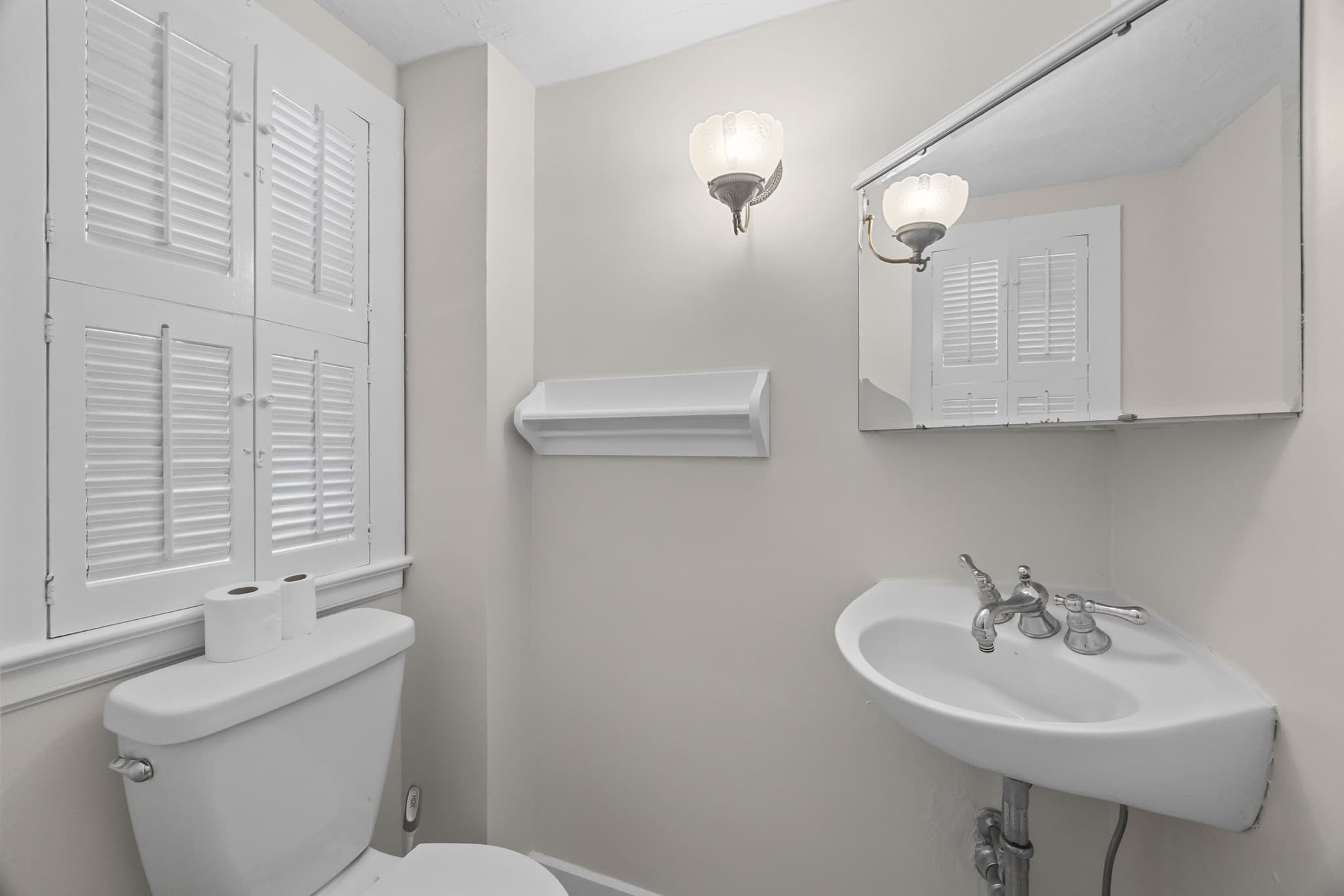 Single Family Residence at 12 Gates Rd, Shrewsbury MA 01545, photo 12 of 39