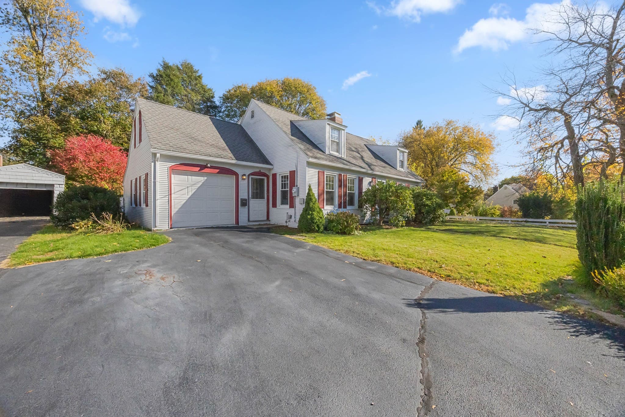Single Family Residence at 12 Gates Rd, Shrewsbury MA 01545, photo 3 of 39