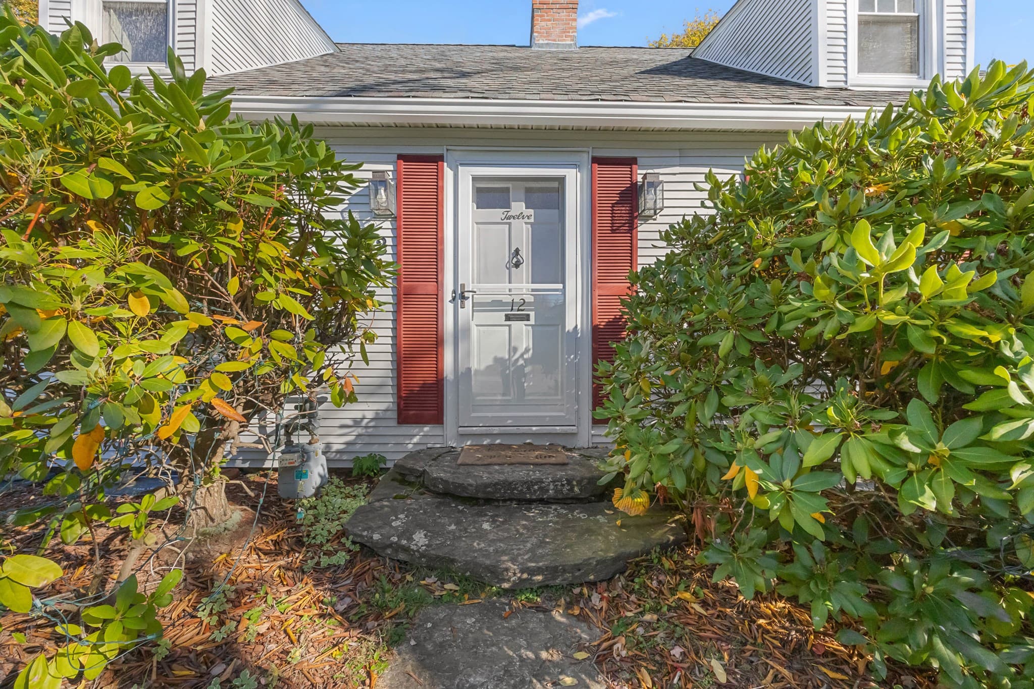 Single Family Residence at 12 Gates Rd, Shrewsbury MA 01545, photo 5 of 39