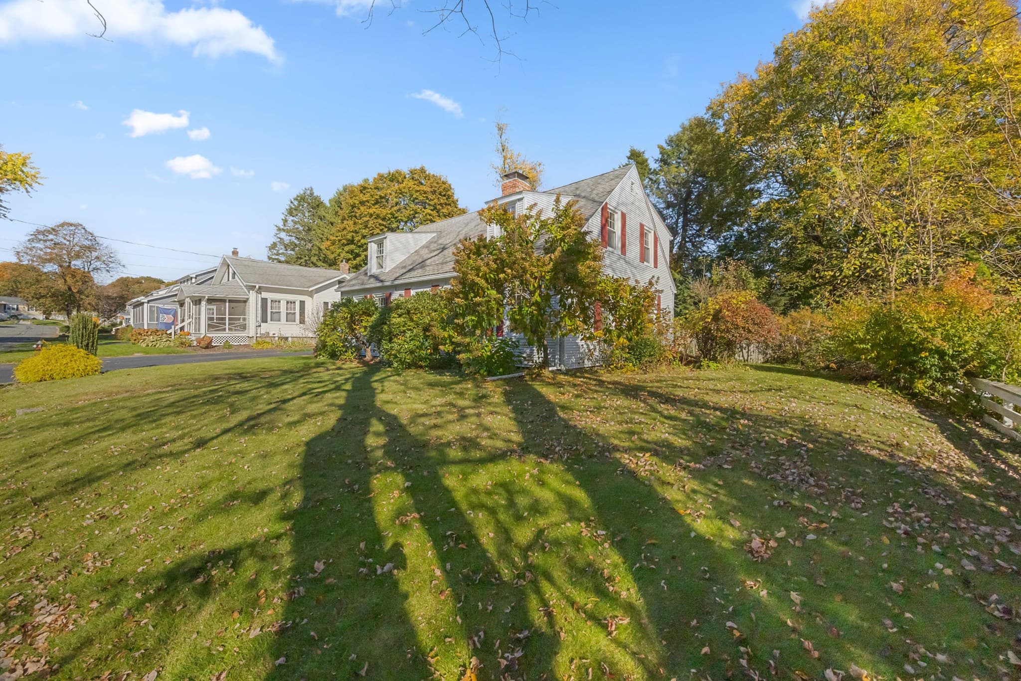 Single Family Residence at 12 Gates Rd, Shrewsbury MA 01545, photo 4 of 39