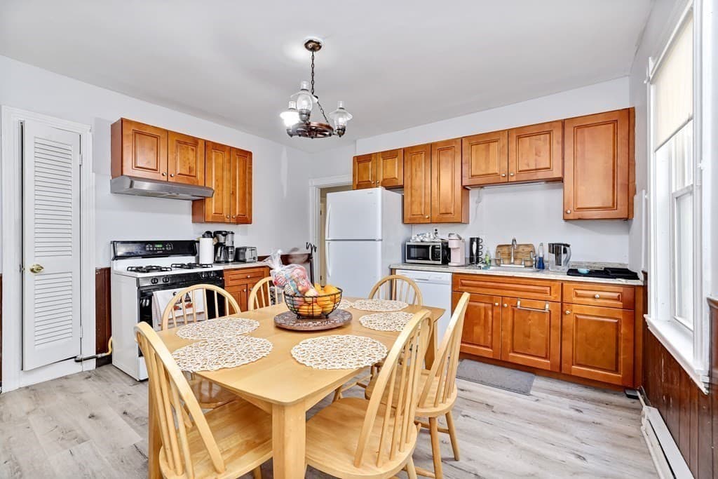 Apartment at 753 Boylston # 2, Brookline MA 02467, photo 3 of 33