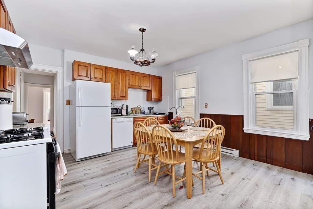 Apartment at 753 Boylston # 2, Brookline MA 02467, photo 4 of 33