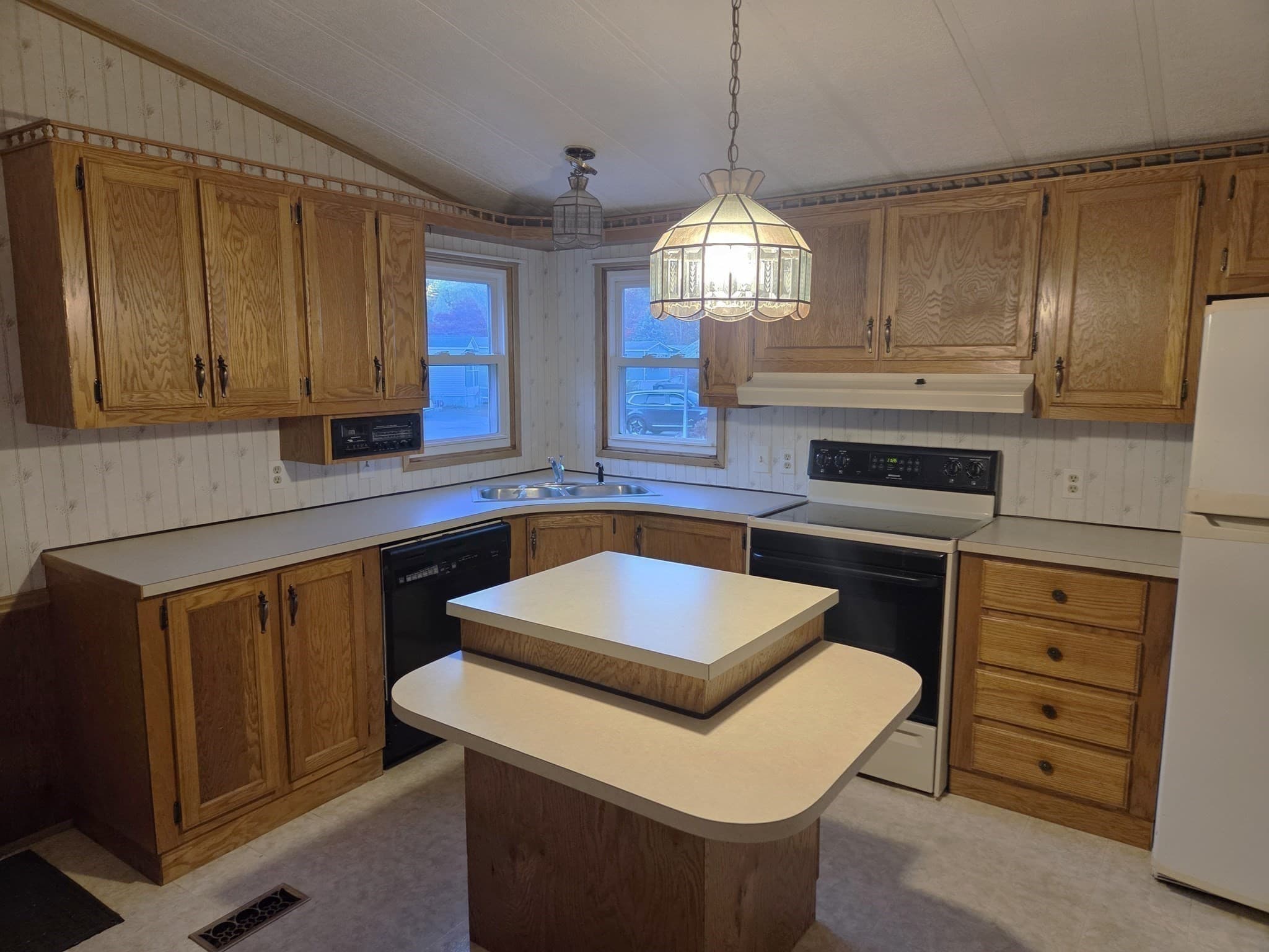 Mobile Home at 116 Victoria Lane, Marlborough MA 01752, photo 6 of 23