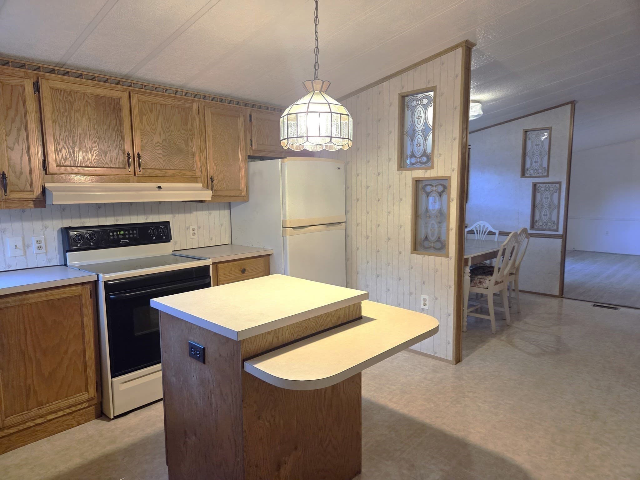 Mobile Home at 116 Victoria Lane, Marlborough MA 01752, photo 7 of 23