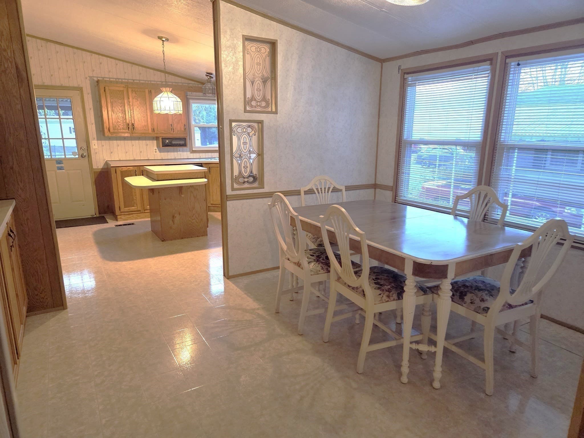 Mobile Home at 116 Victoria Lane, Marlborough MA 01752, photo 9 of 23