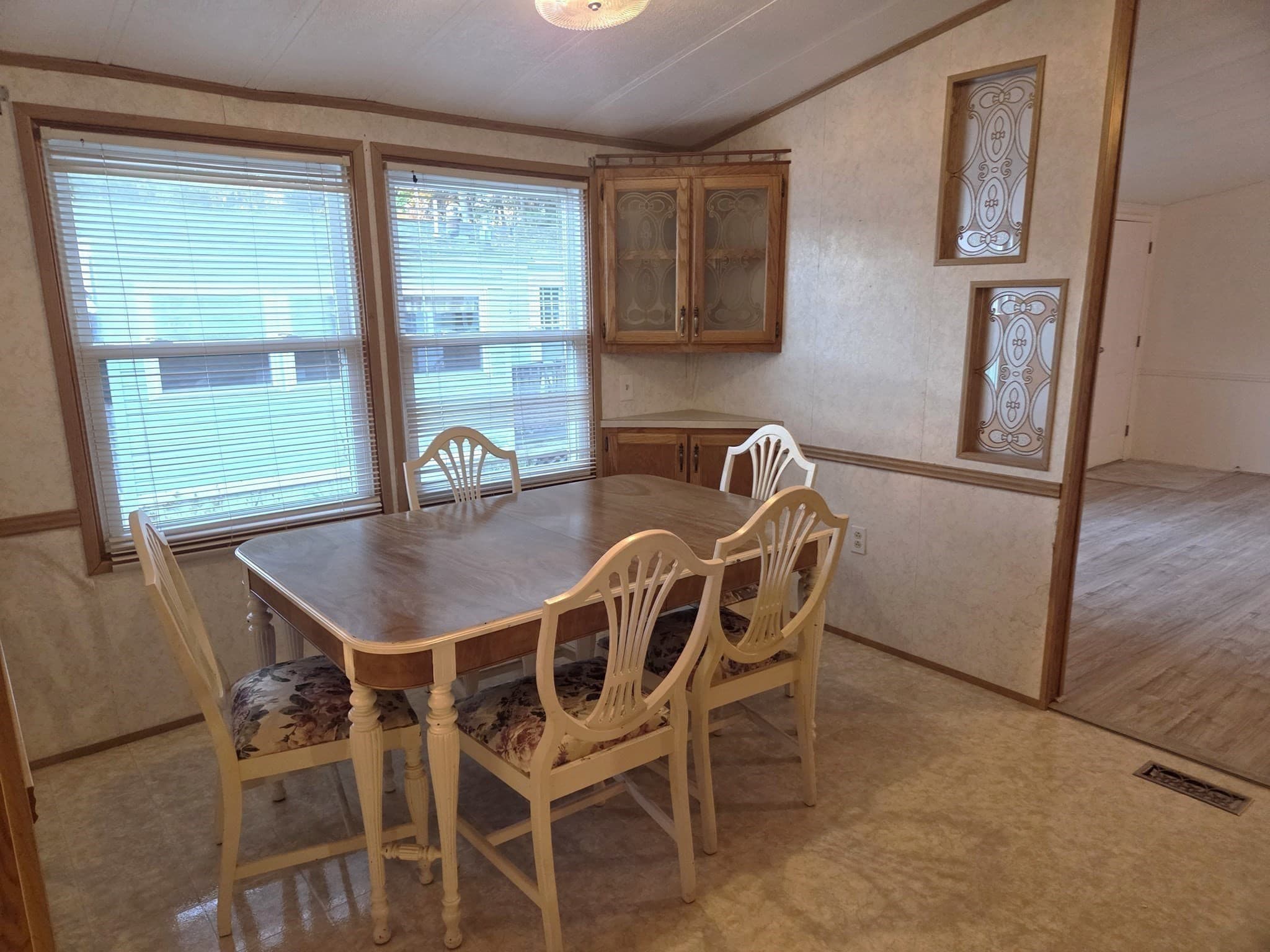Mobile Home at 116 Victoria Lane, Marlborough MA 01752, photo 10 of 23