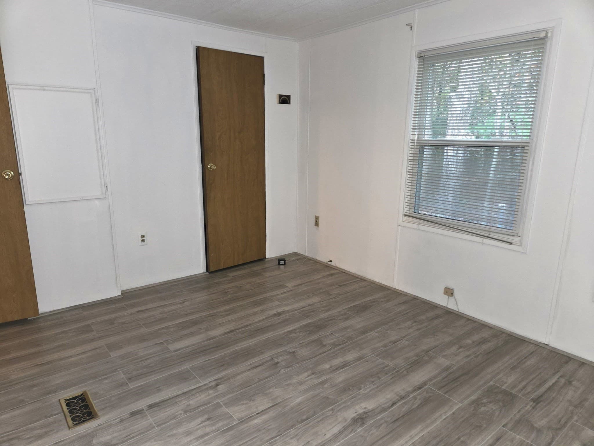 Mobile Home at 116 Victoria Lane, Marlborough MA 01752, photo 19 of 23