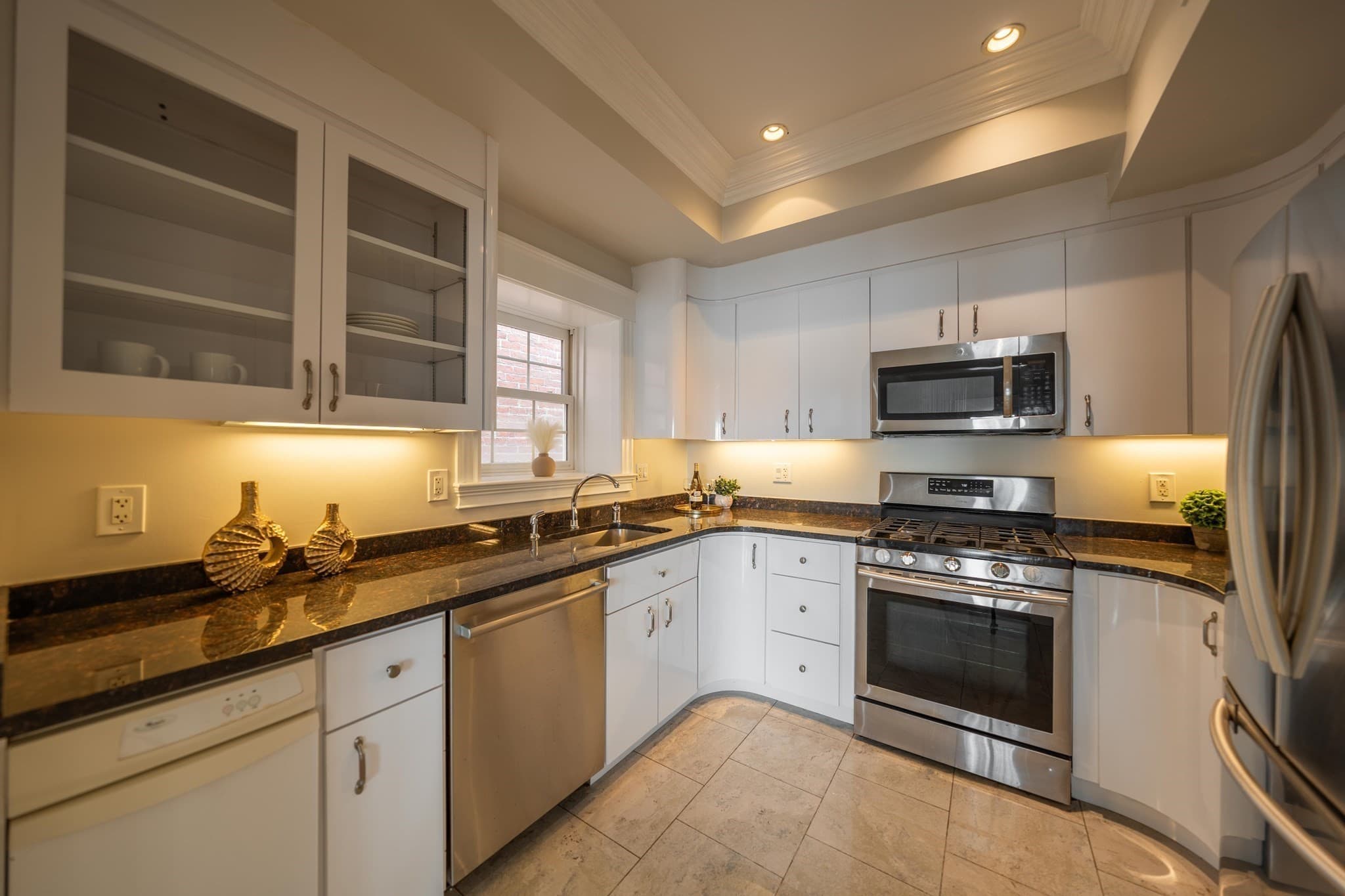 Condominium at 195 Webster St # 4, Boston MA 02128, photo 14 of 41