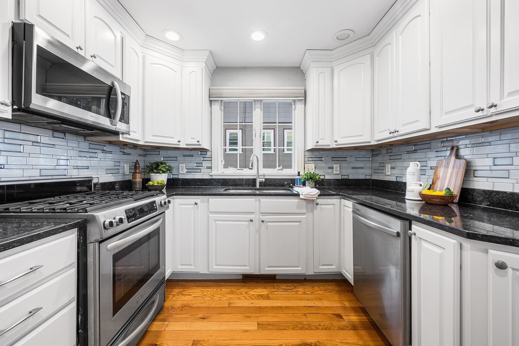 Condominium at 75 Bartlett Ave # 75, Arlington MA 02476, photo 10 of 32