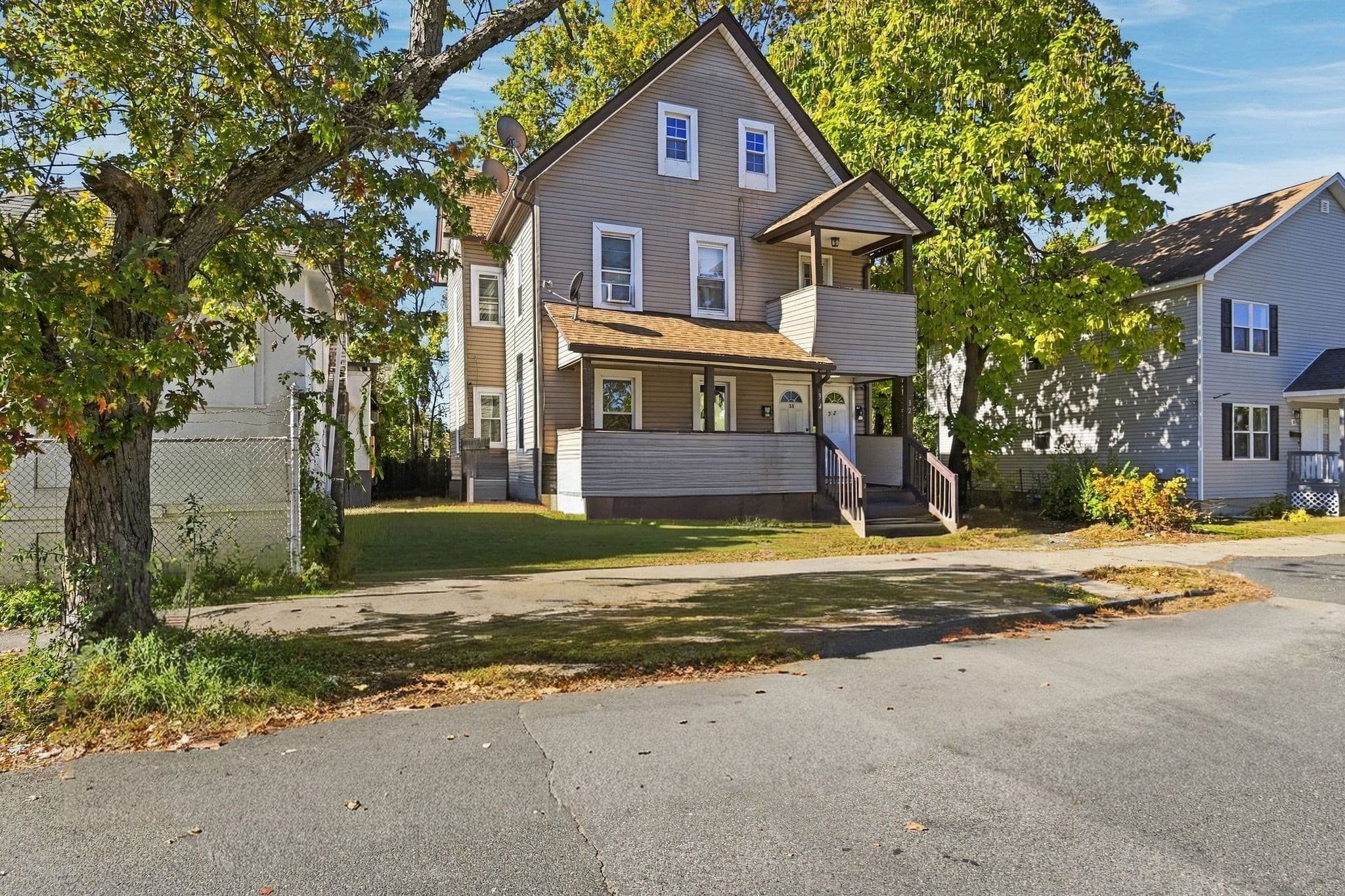 Multi Family at 32-34 Dawes St, Springfield MA 01109, photo 2 of 31