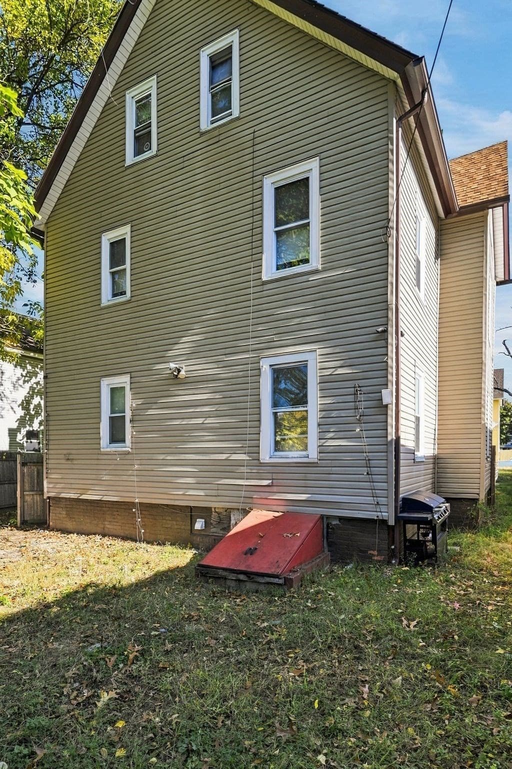 Multi Family at 32-34 Dawes St, Springfield MA 01109, photo 29 of 31