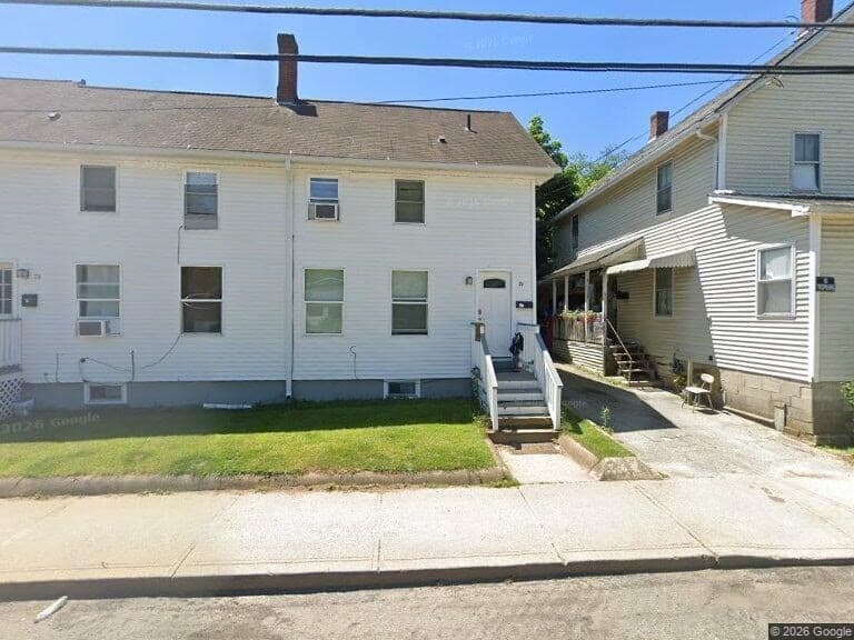 4 Family at 74 North St, Southbridge MA 01550, photo 3 of 14