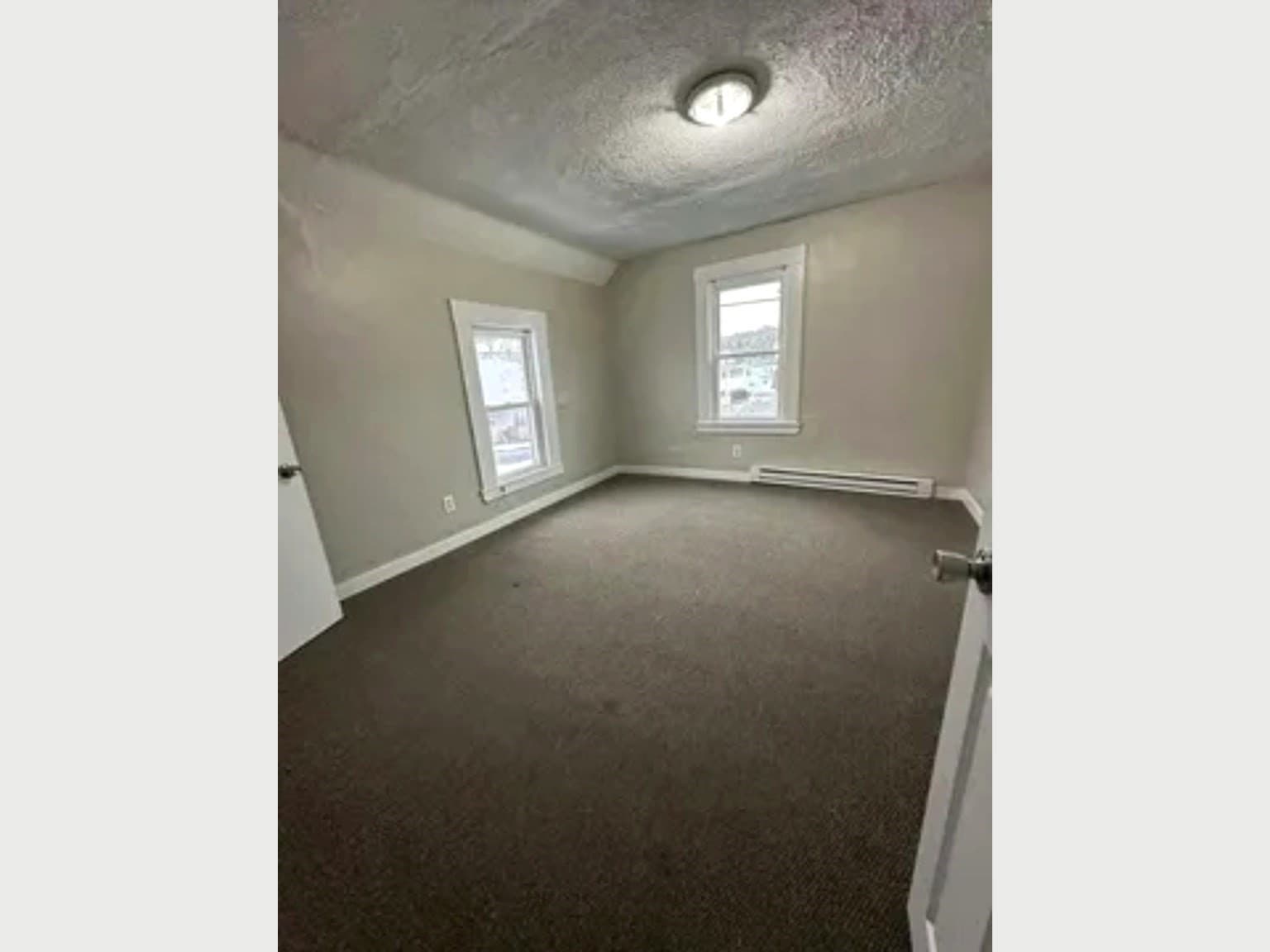 4 Family at 74 North St, Southbridge MA 01550, photo 8 of 14