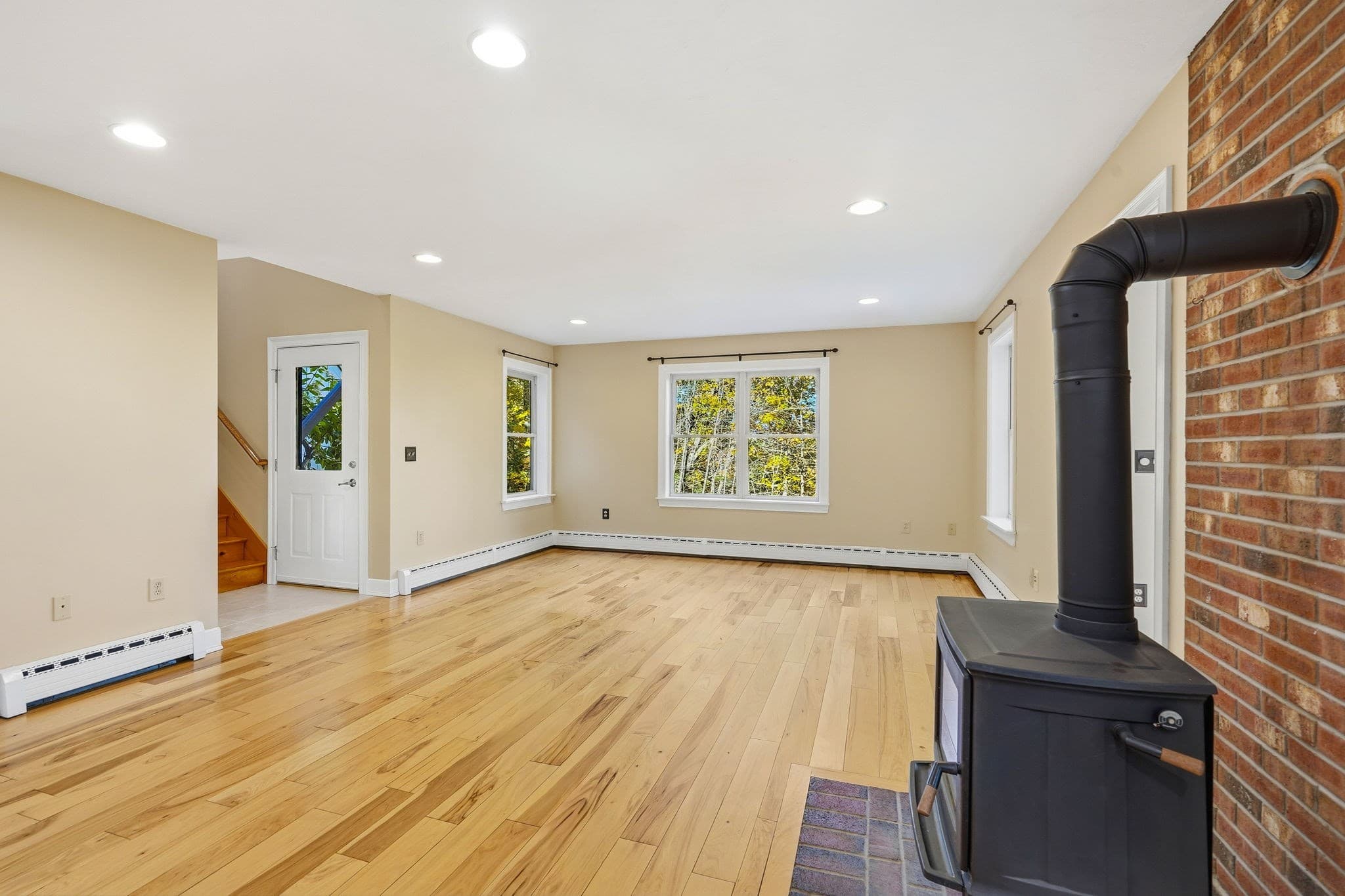 Single Family Residence at 146 Heald Street, Pepperell MA 01463, photo 4 of 42
