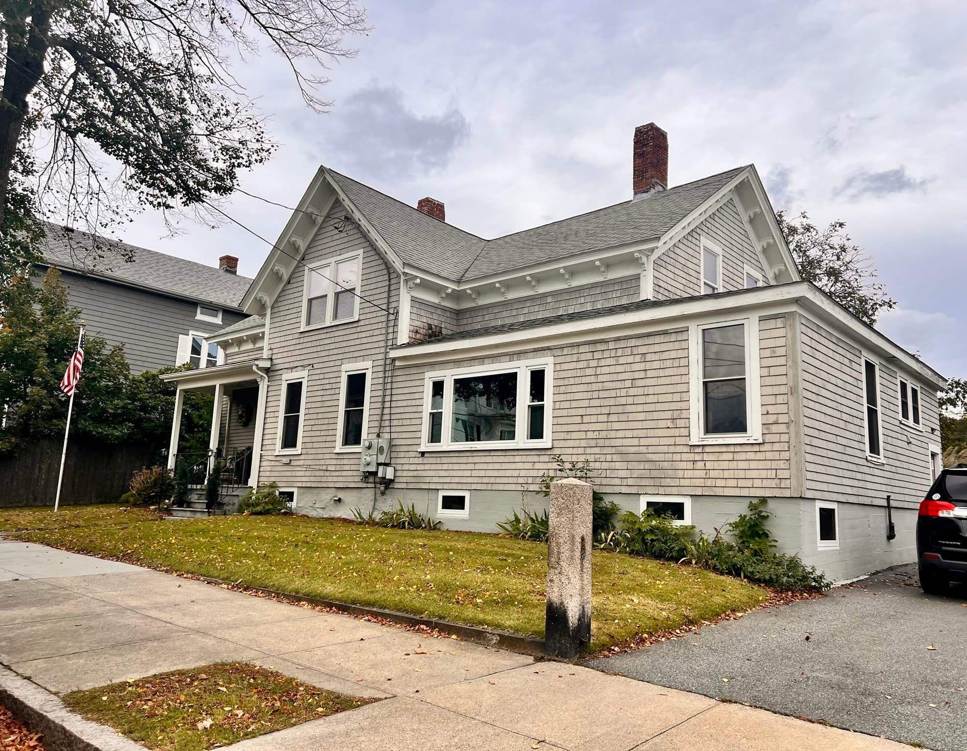 Multi Family at 580 Pine St, Fall River MA 02720, photo 2 of 5