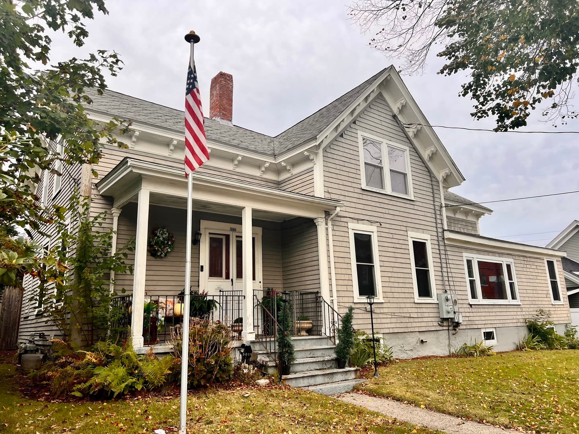 580 Pine St, Fall River MA 02720