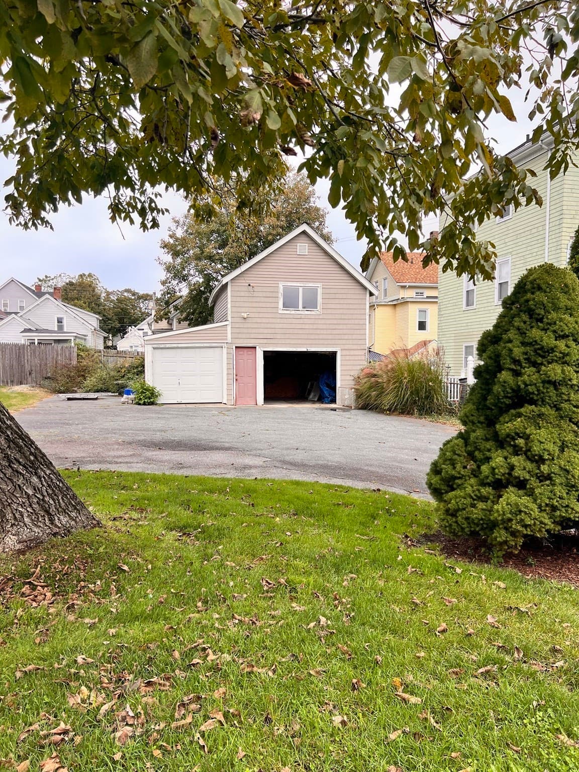 Multi Family at 580 Pine St, Fall River MA 02720, photo 5 of 5