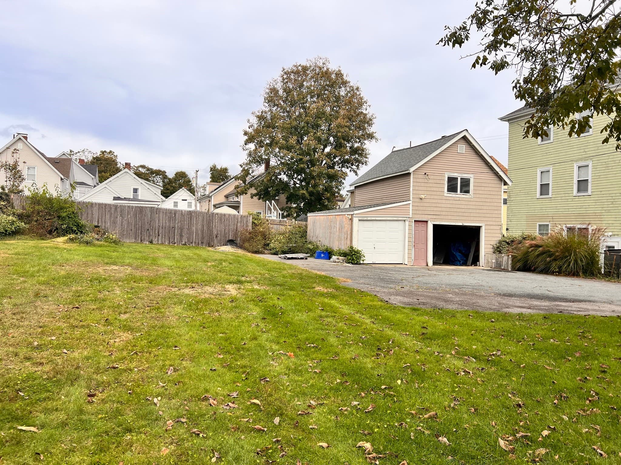 Multi Family at 580 Pine St, Fall River MA 02720, photo 4 of 5