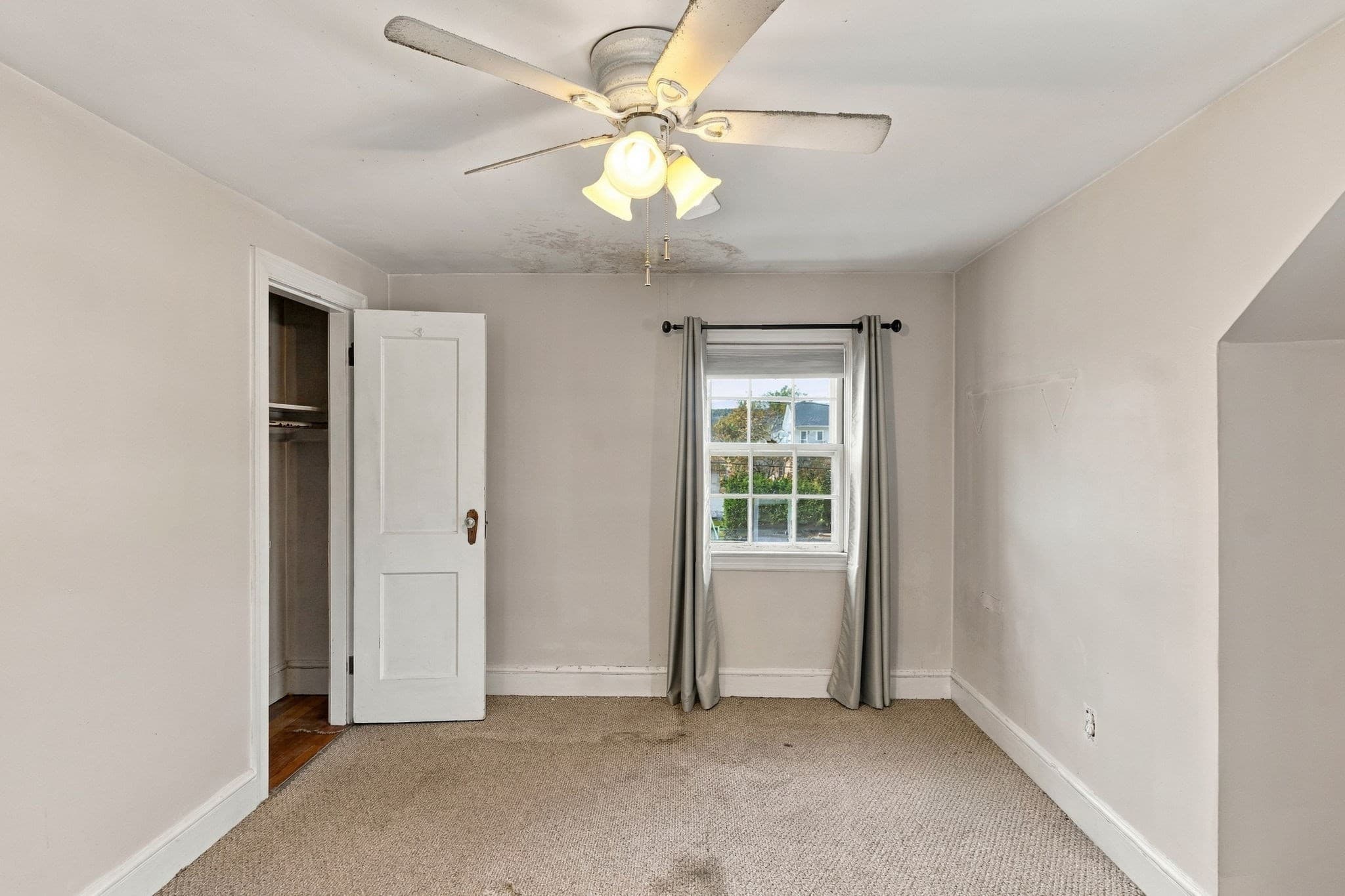 Single Family Residence at 22 Tremont St, Cranston RI 02920, photo 16 of 20