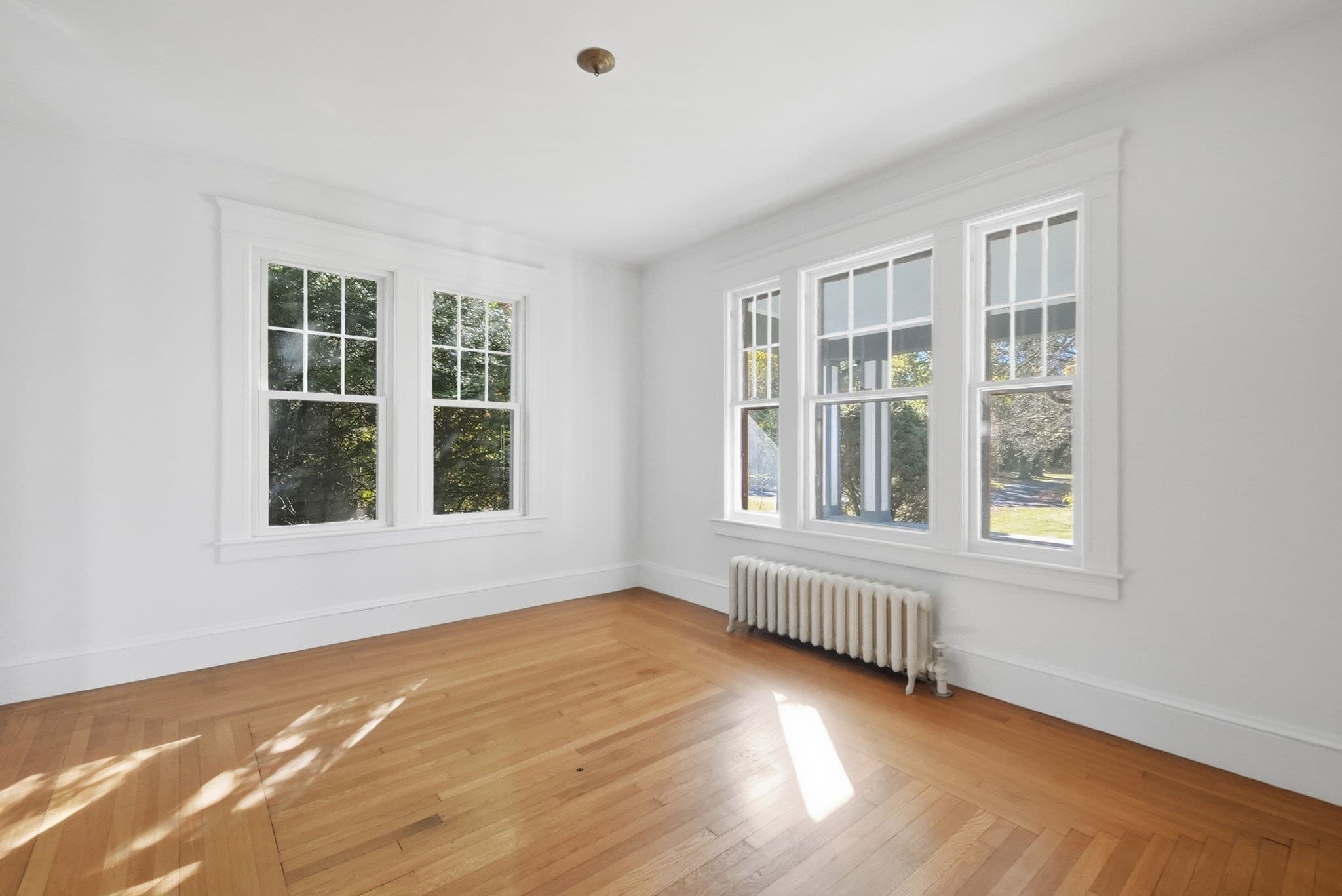 Single Family Residence at 1435 Longmeadow St, Longmeadow MA 01106, photo 15 of 42