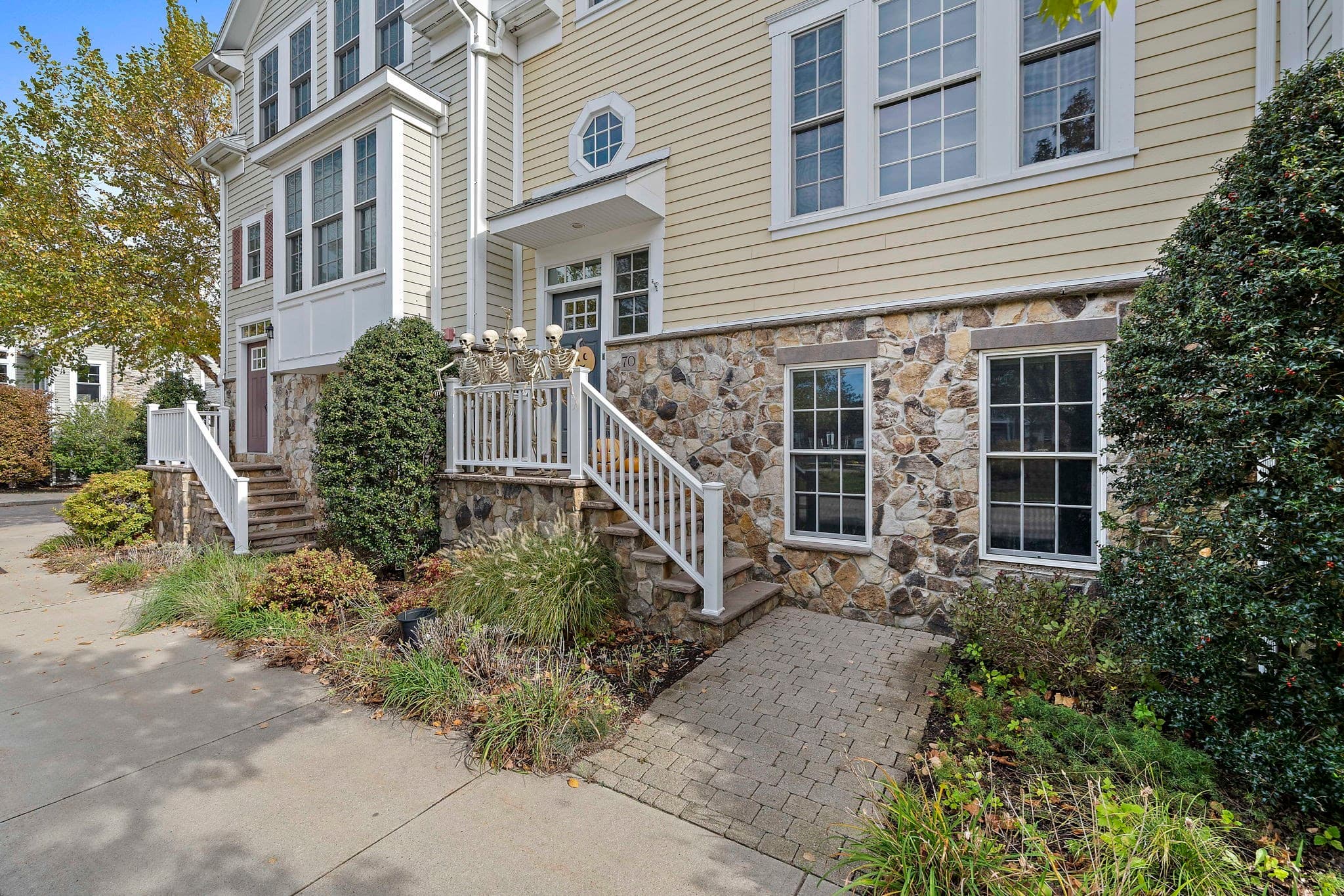 Single Family Residence at 70 Parkview St., Weymouth MA 02190, photo 3 of 39