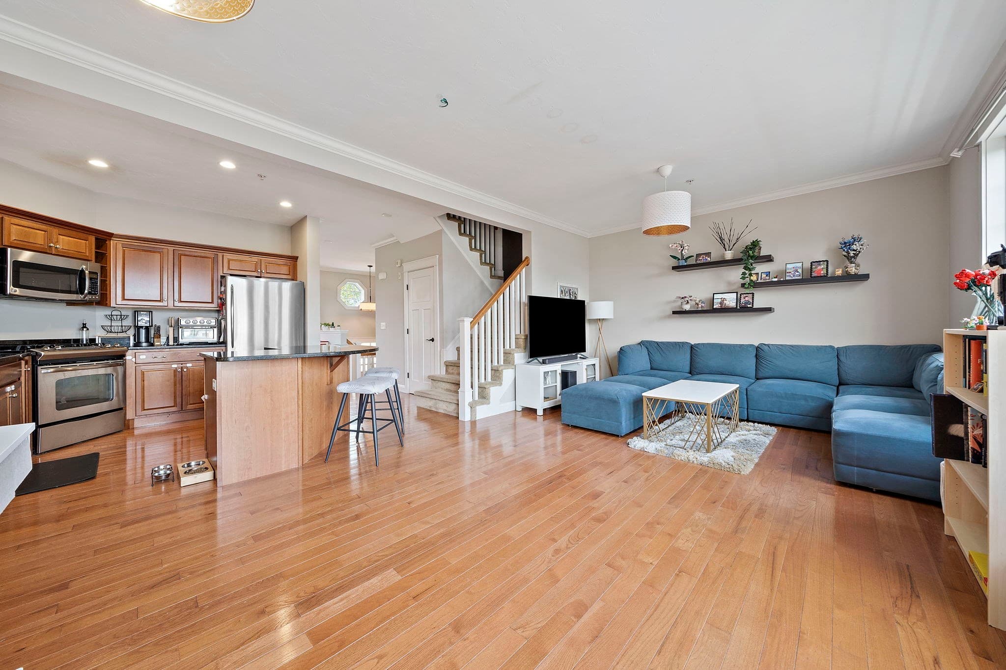 Single Family Residence at 70 Parkview St., Weymouth MA 02190, photo 4 of 39