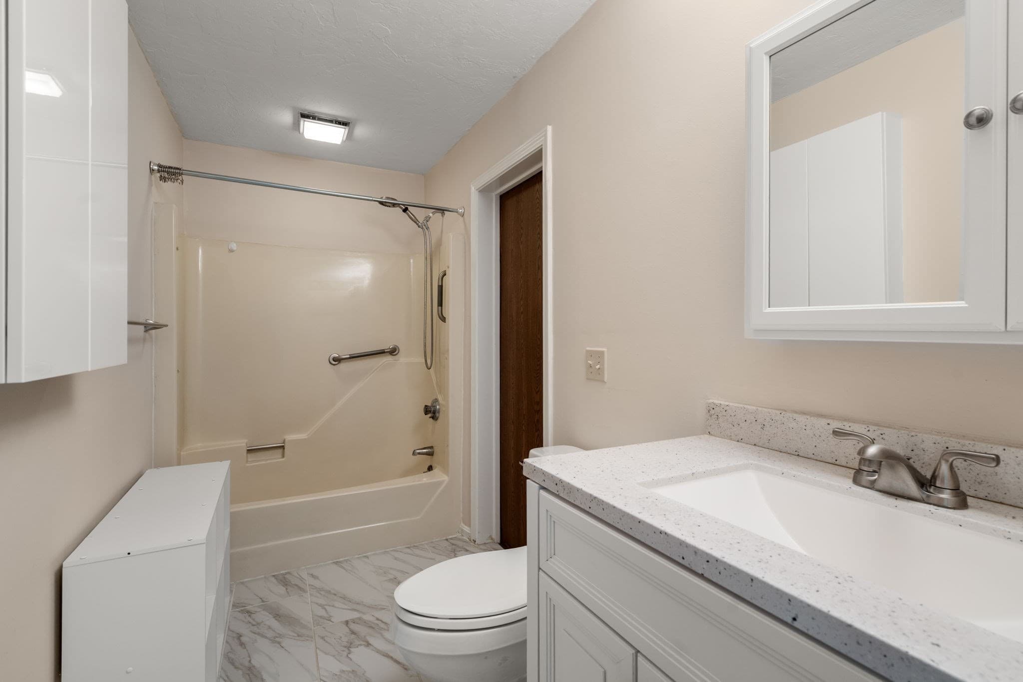 Condominium at 50 Londonderry Rd # 50, Grafton MA 01519, photo 12 of 27