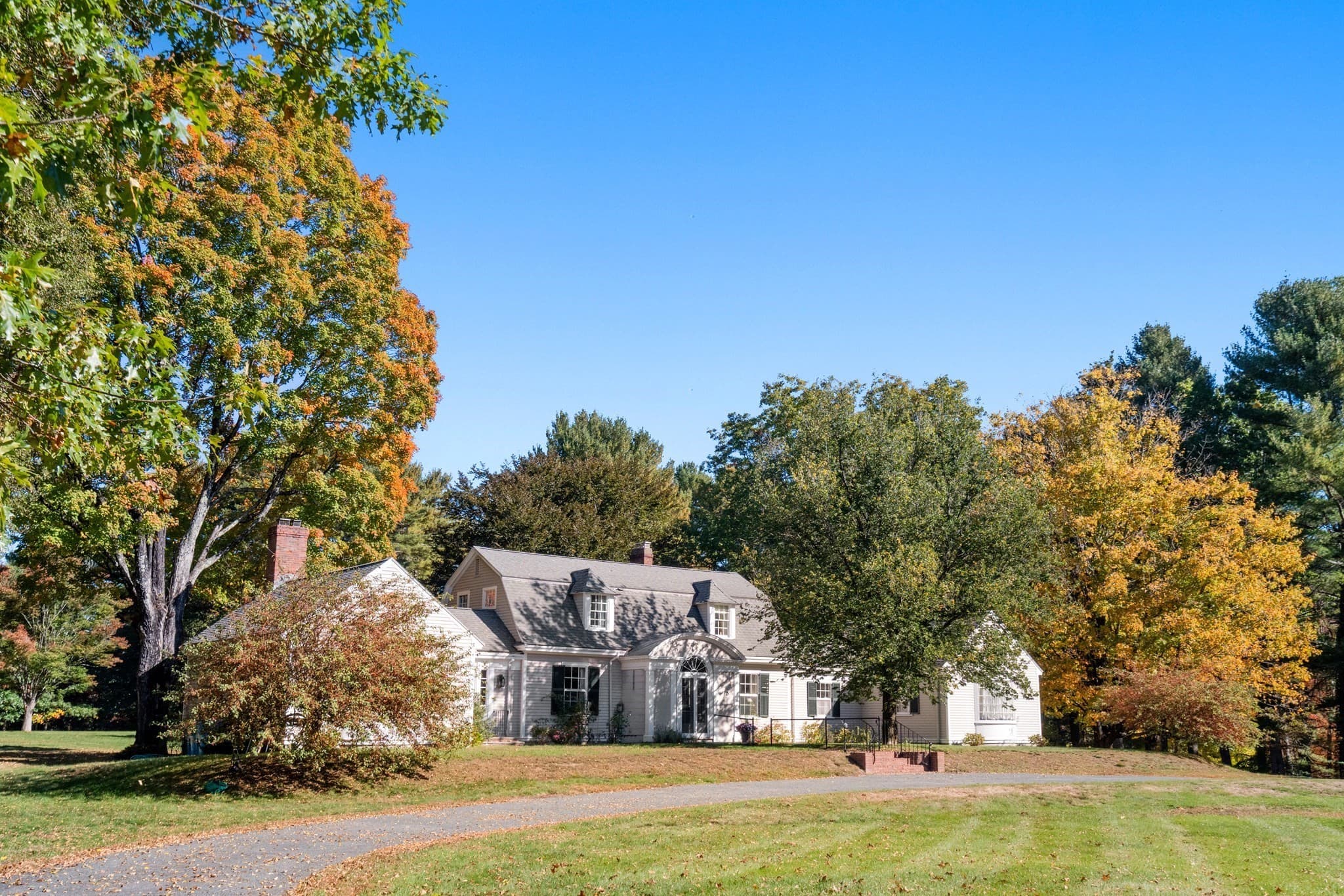 75 Elm St, Medfield MA 02052