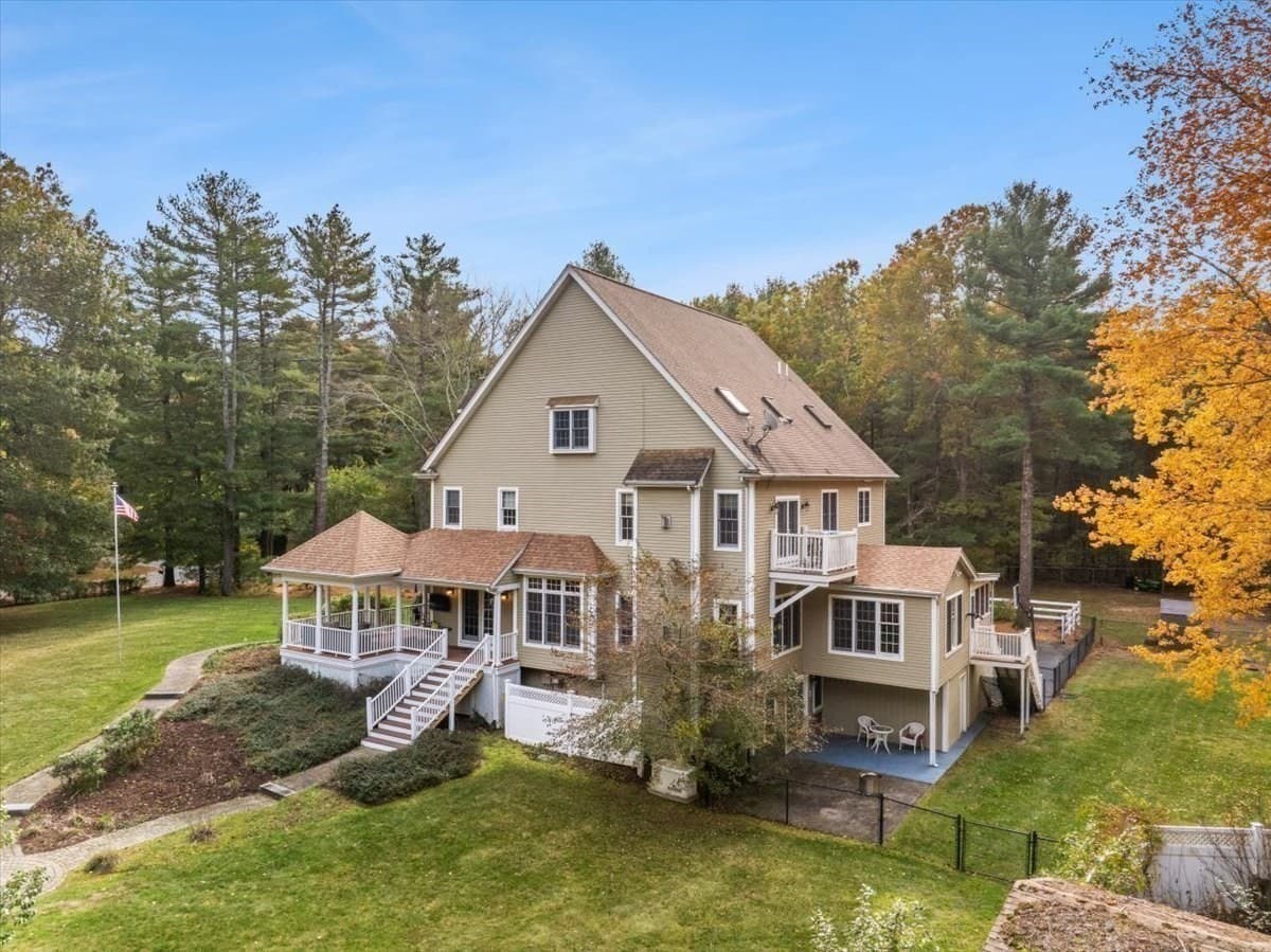 Single Family Residence at 135 Plain Street, Norton MA 02766, photo 6 of 41