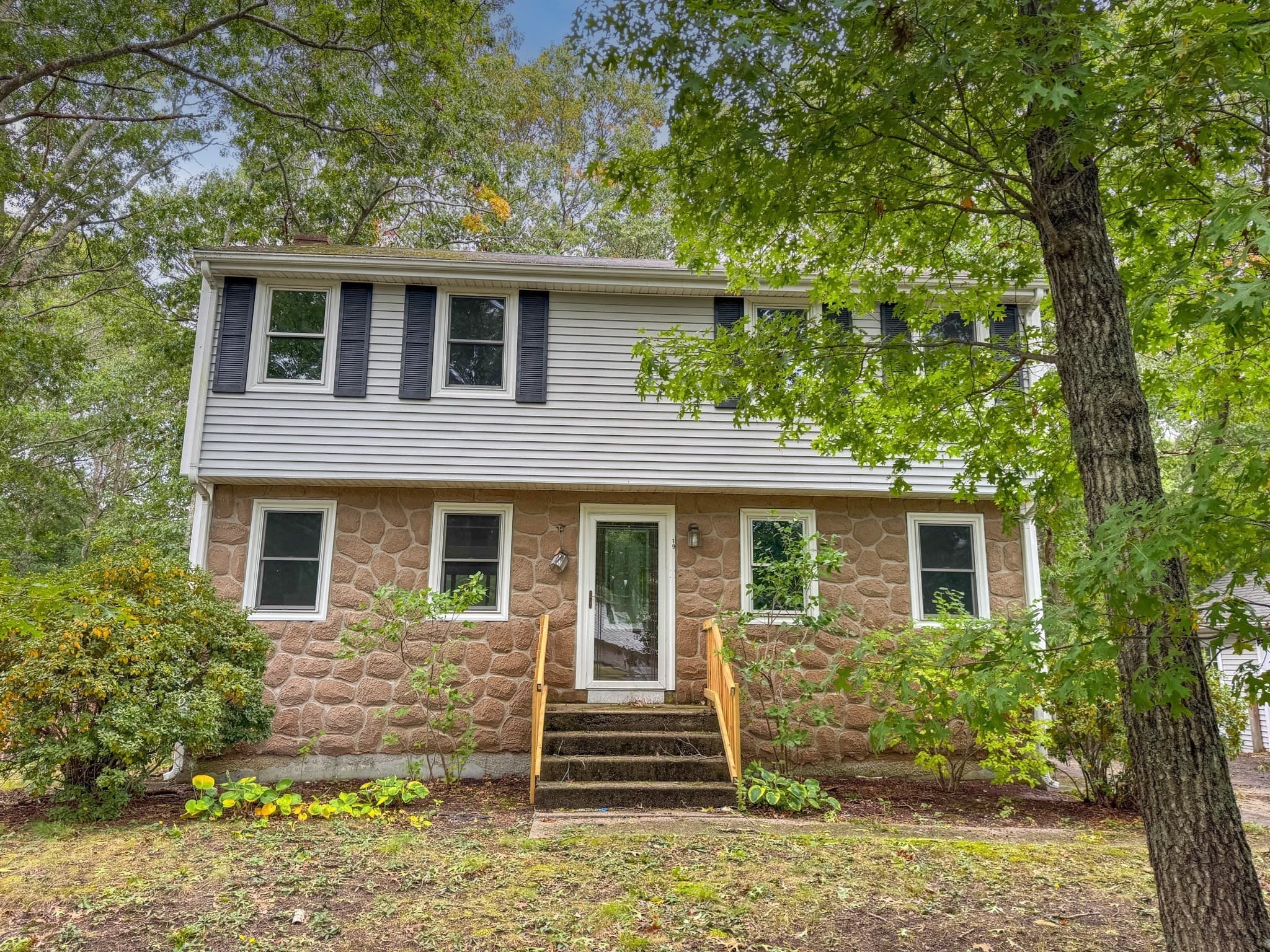 19 Montgomery Dr, Plymouth MA 02360