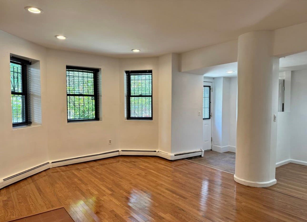 Apartment at 390 Riverway # 2, Boston MA 02115, photo 26 of 28