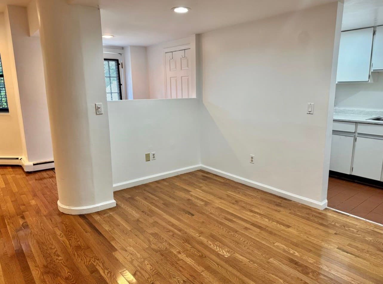 Apartment at 390 Riverway # 2, Boston MA 02115, photo 22 of 28