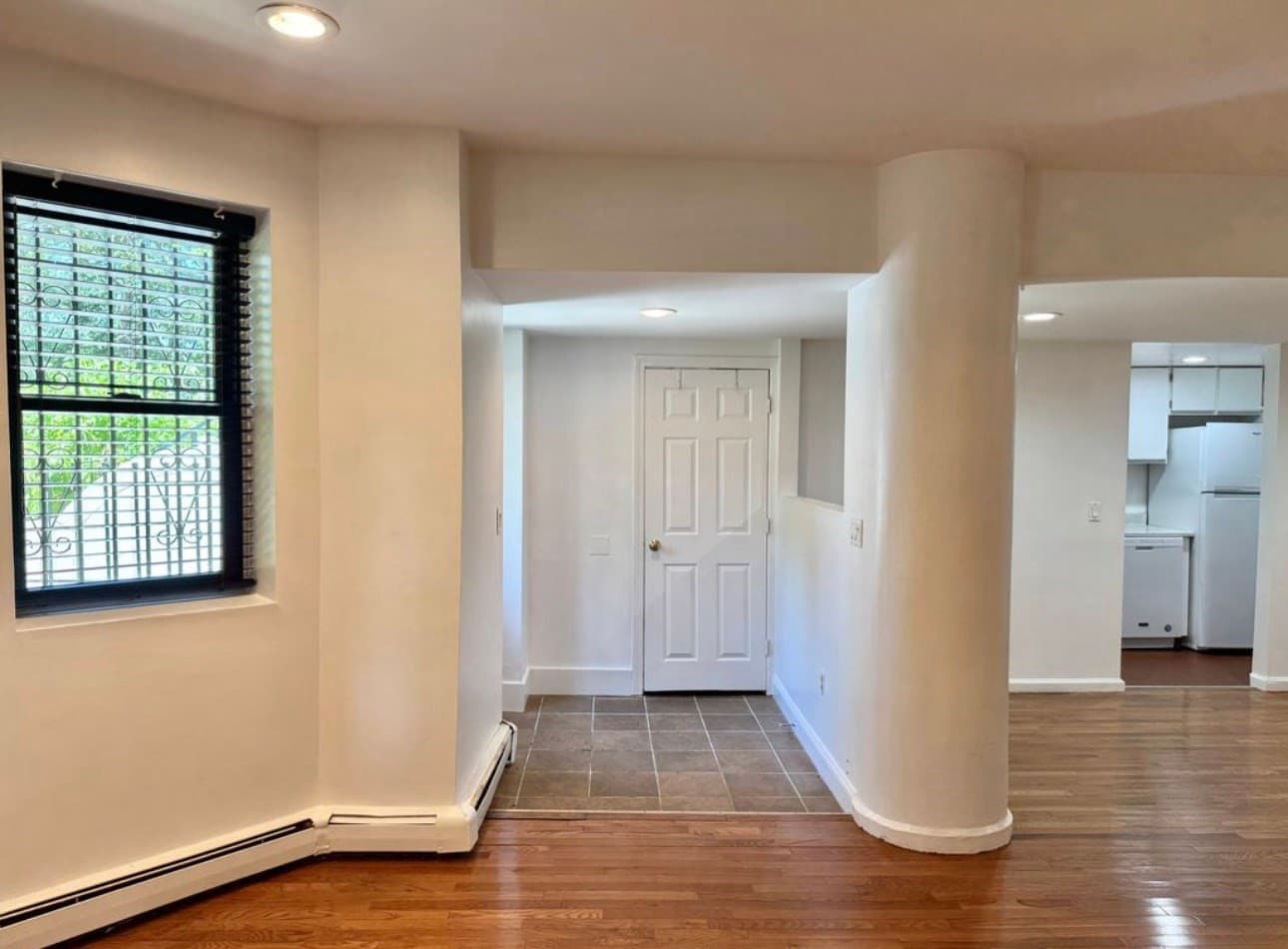 Apartment at 390 Riverway # 2, Boston MA 02115, photo 25 of 28