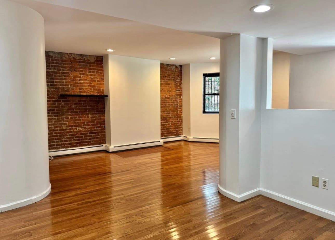 Apartment at 390 Riverway # 2, Boston MA 02115, photo 21 of 28