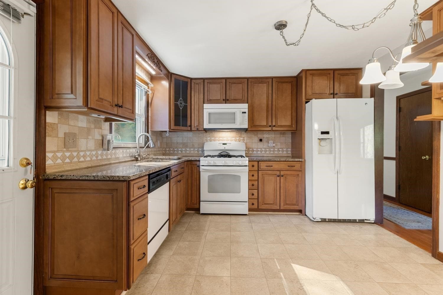 Single Family Residence at 111 Simpson Rd, Marlborough MA 01752, photo 11 of 35