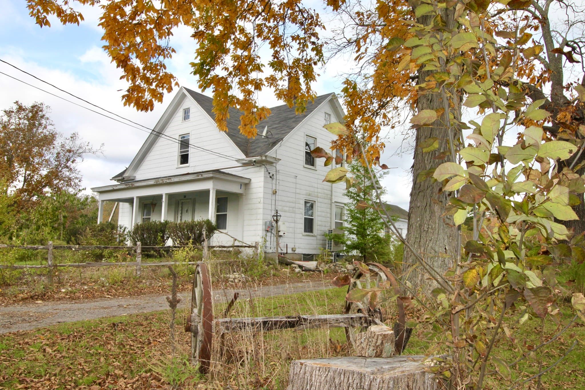 Single Family Residence at 462 Brook St, Dighton MA 02715, photo 2 of 30