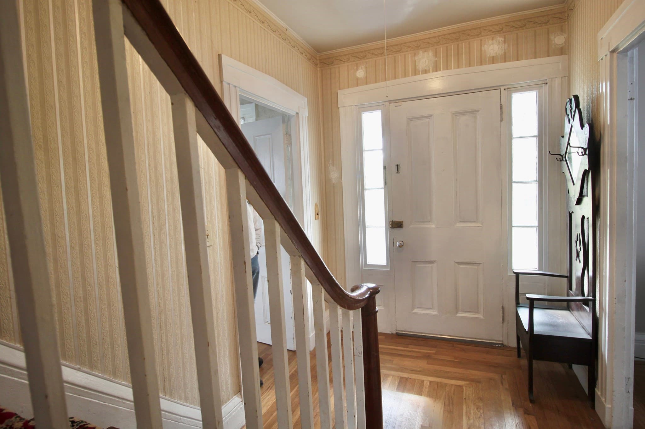 Single Family Residence at 462 Brook St, Dighton MA 02715, photo 5 of 30