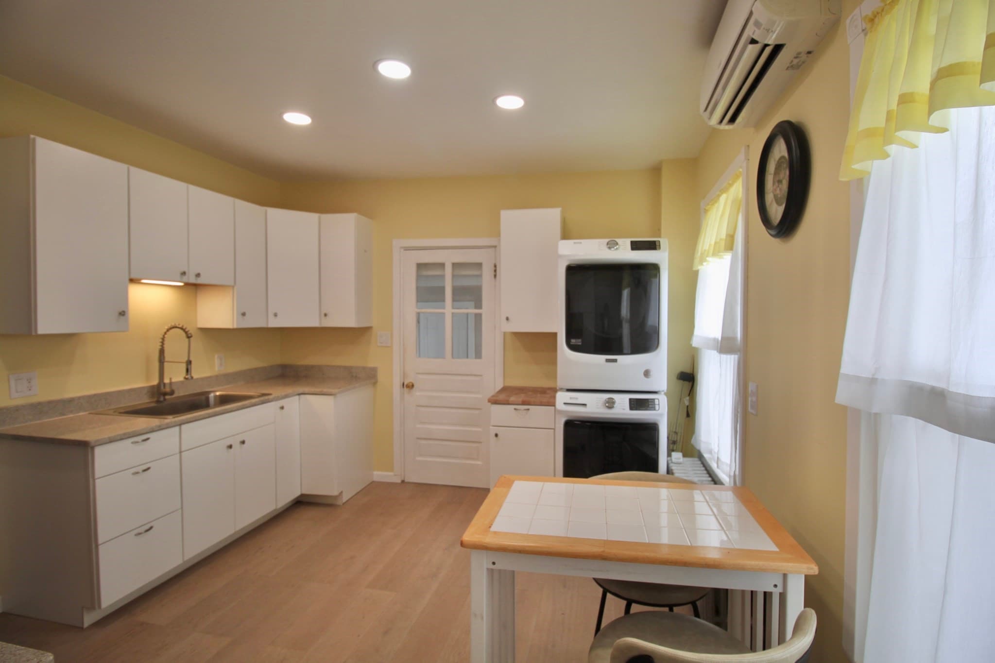 Single Family Residence at 462 Brook St, Dighton MA 02715, photo 4 of 30
