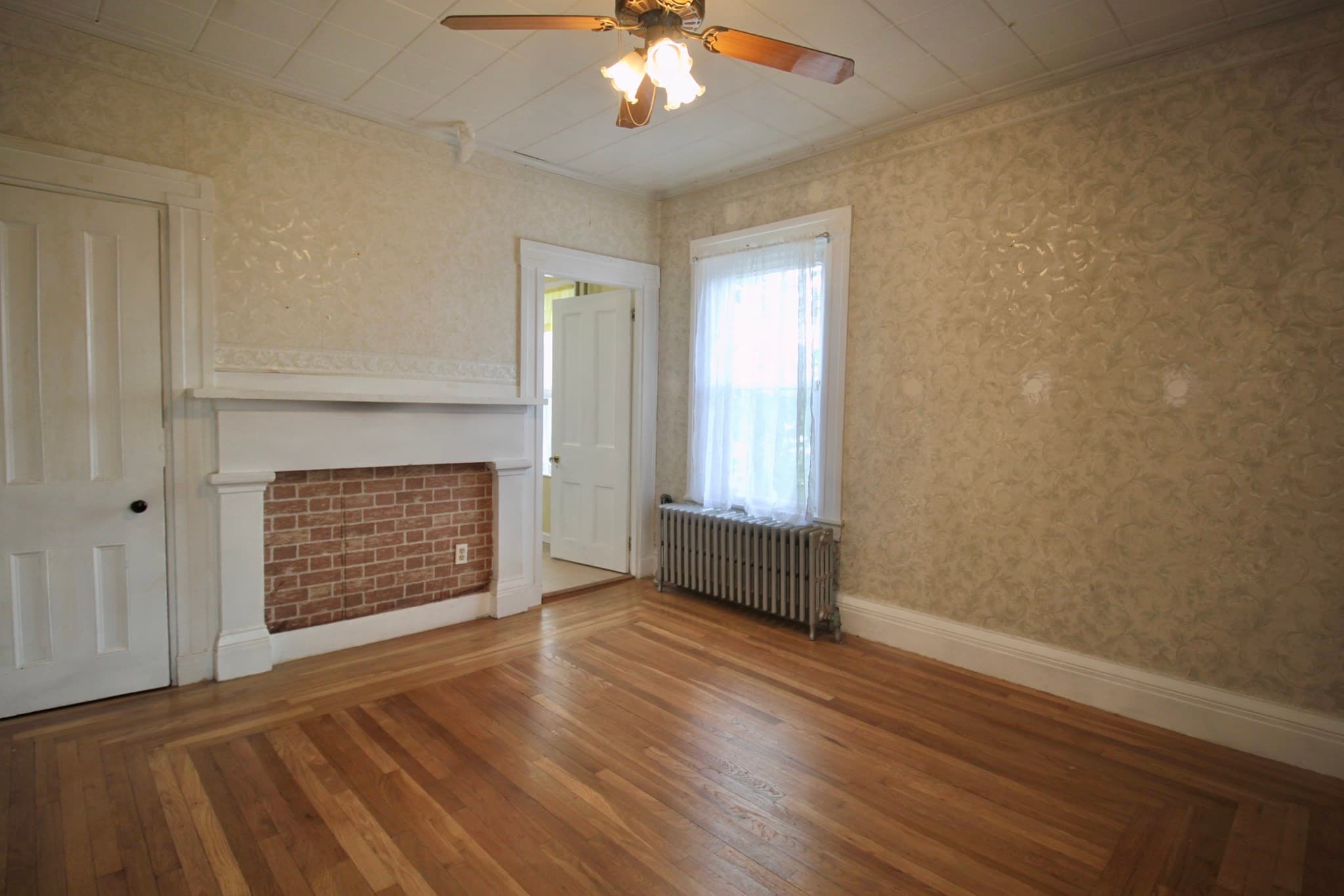 Single Family Residence at 462 Brook St, Dighton MA 02715, photo 8 of 30