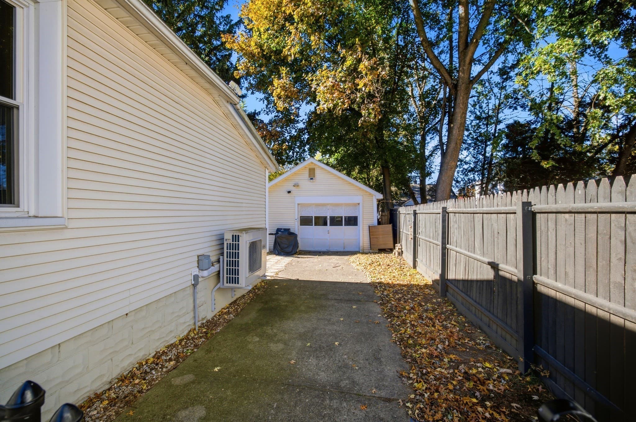 Single Family Residence at 120 Ellsworth Ave, Springfield MA 01118, photo 23 of 30