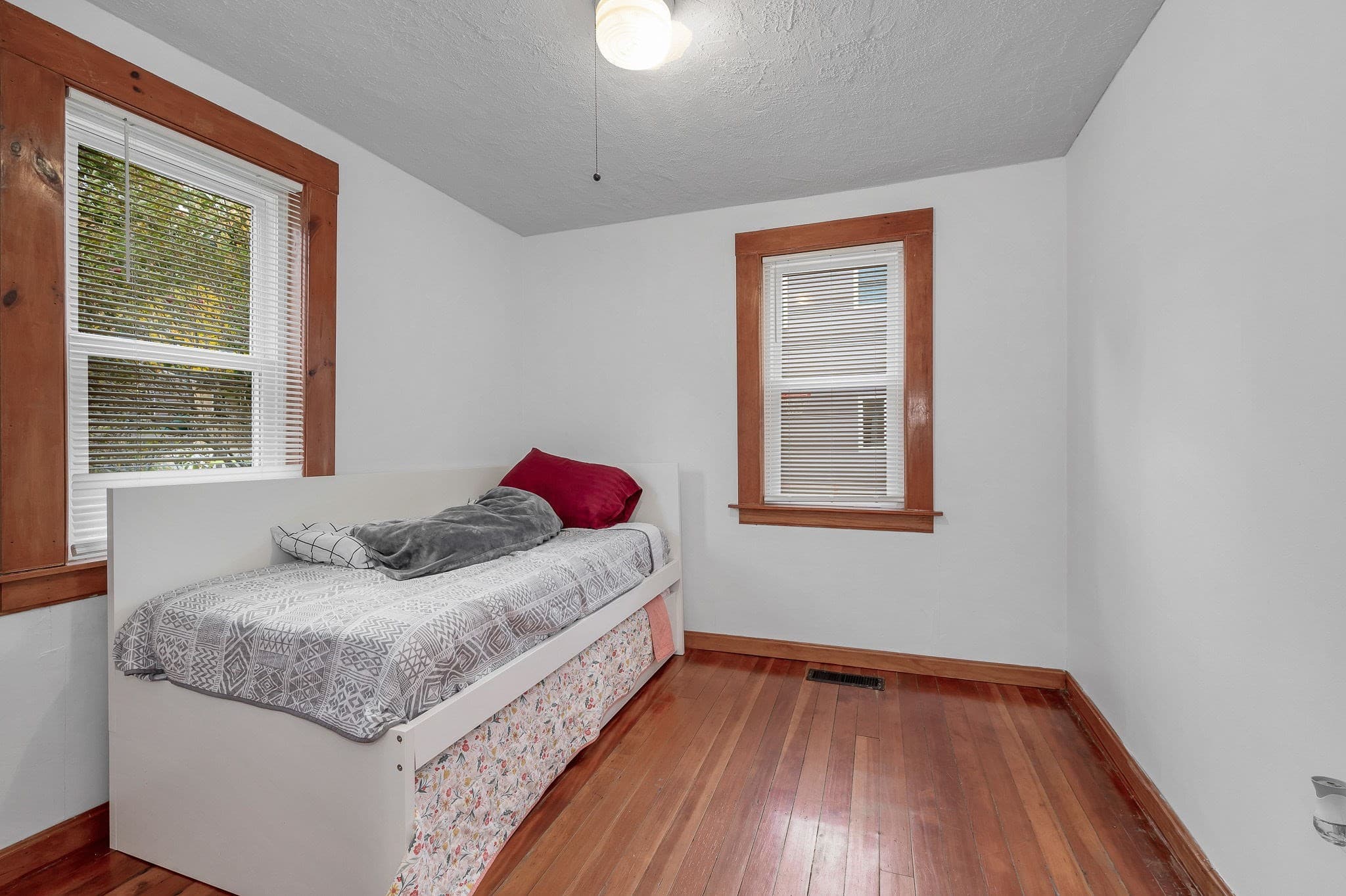 Single Family Residence at 122 Federal Street, Wilmington MA 01887, photo 18 of 34