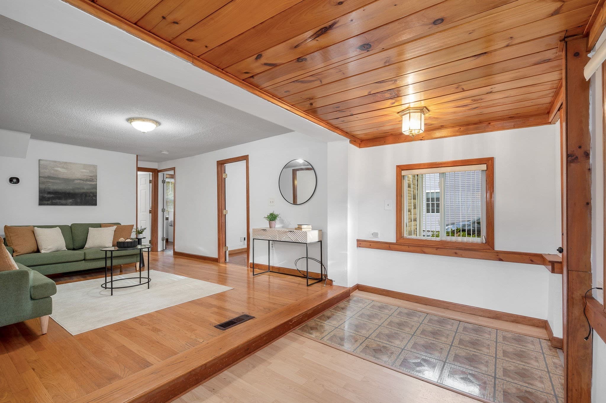 Single Family Residence at 122 Federal Street, Wilmington MA 01887, photo 4 of 34
