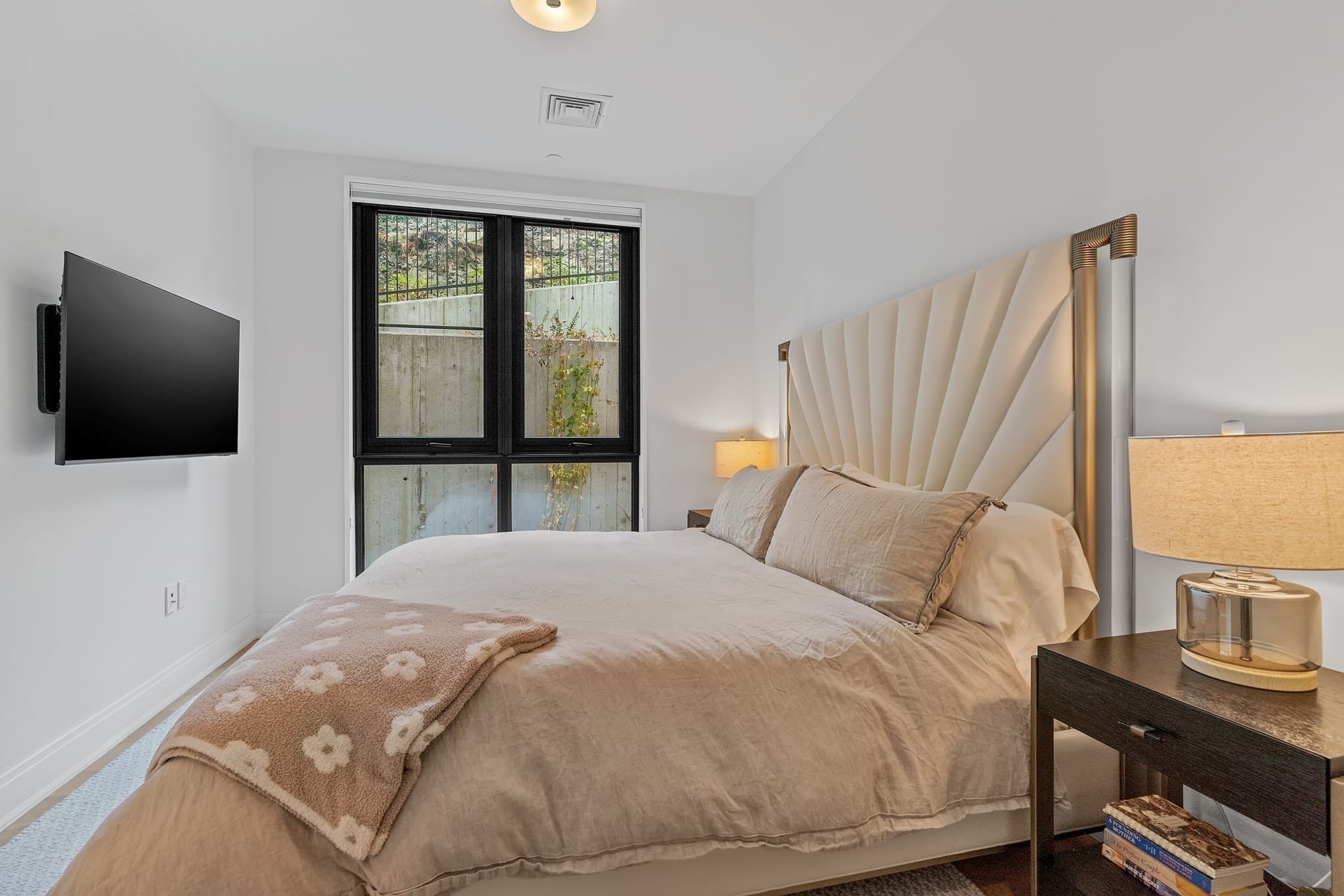 Condominium at 100 Linden St # 109, Wellesley MA 02482, photo 6 of 24