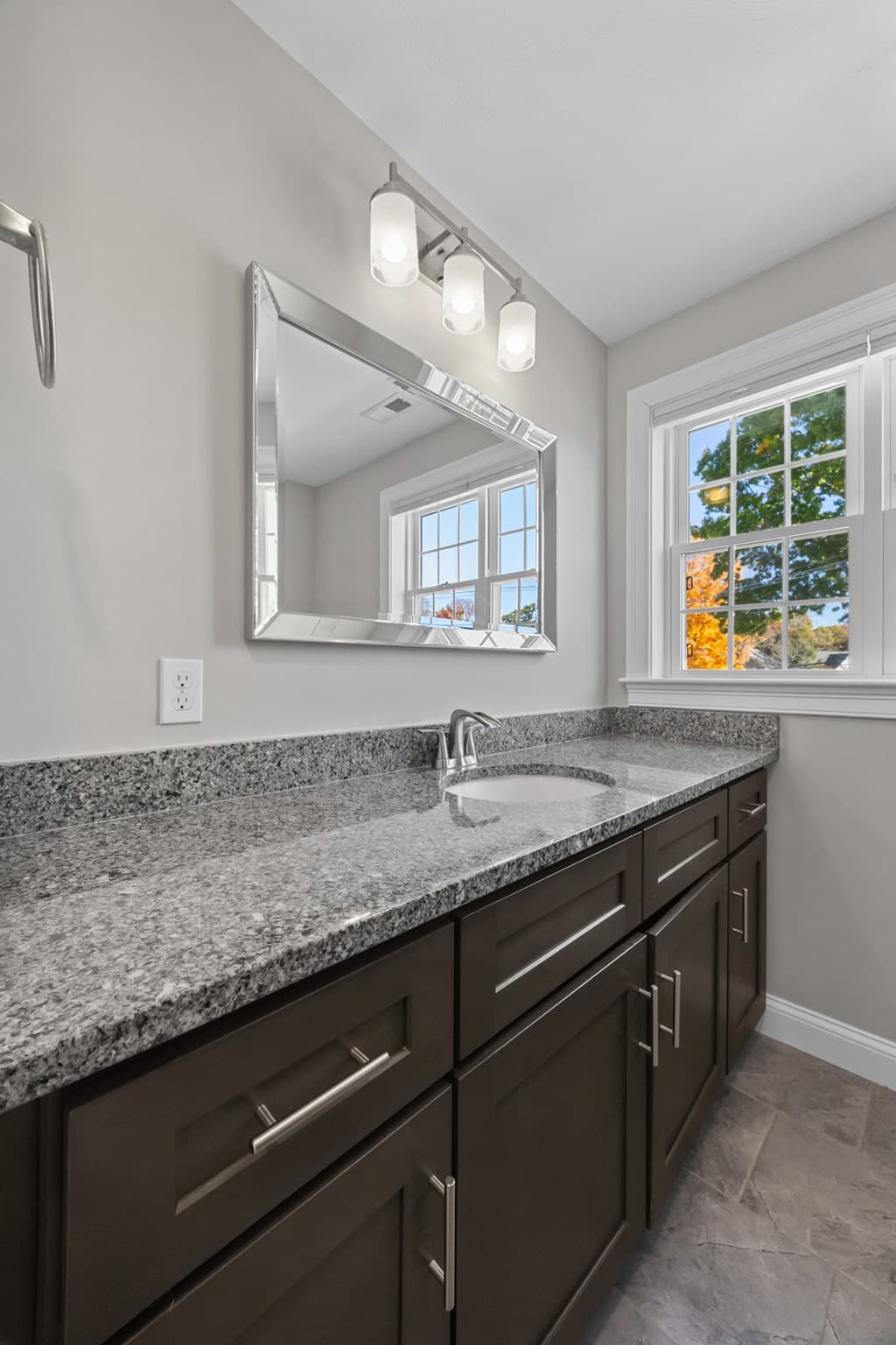 Single Family Residence at 75 Elm St # 75, Shrewsbury MA 01545, photo 10 of 39