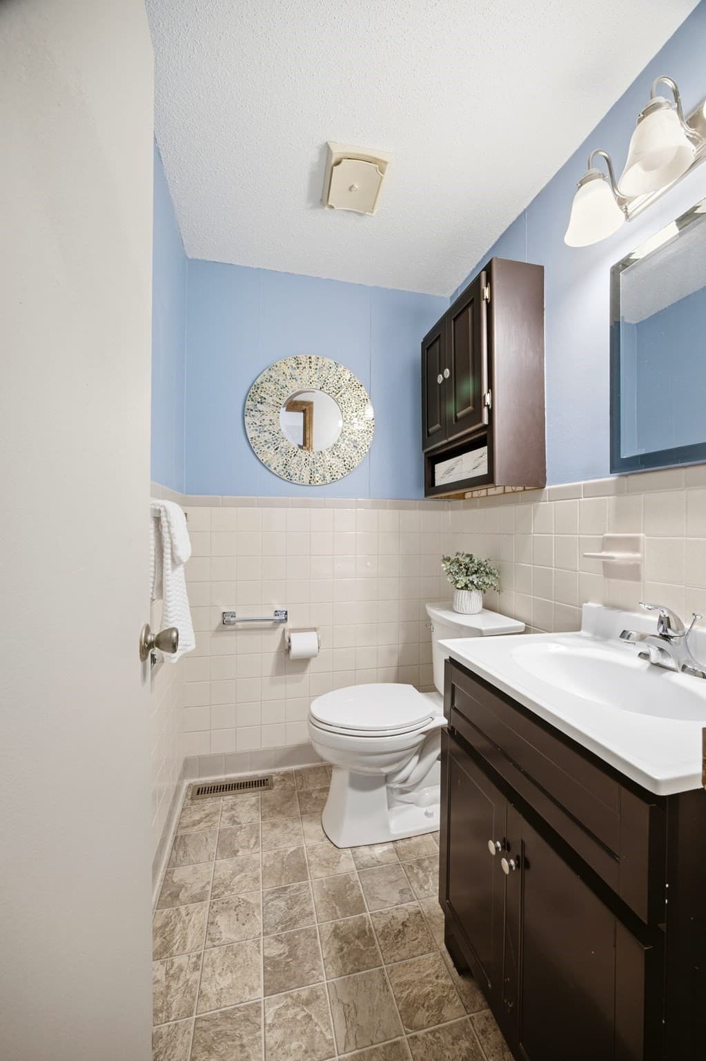Condominium at 35 Corey Colonial # 35, Agawam MA 01001, photo 10 of 41