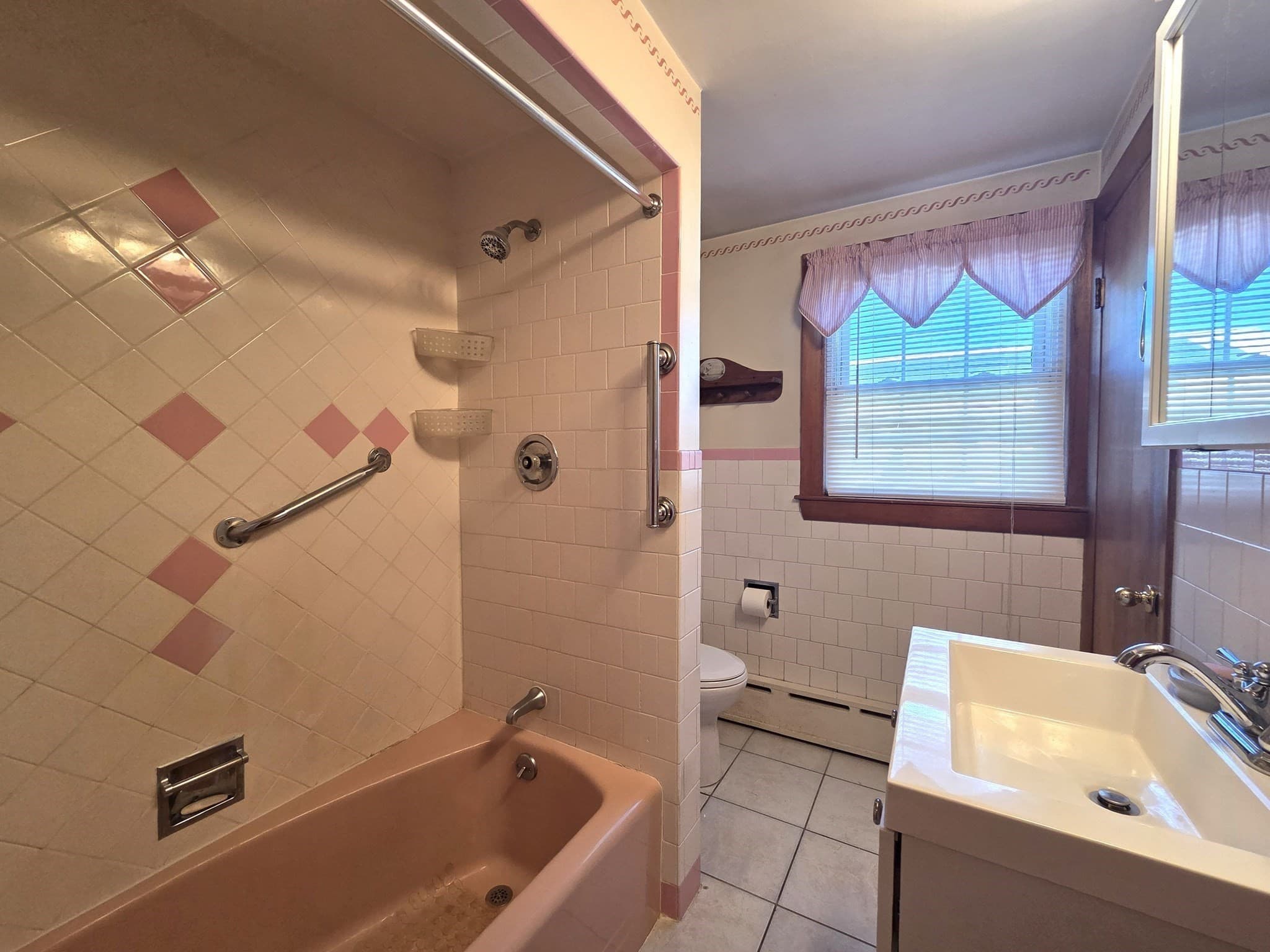 Single Family Residence at 40 Brodeur Ave, Webster MA 01570, photo 17 of 38